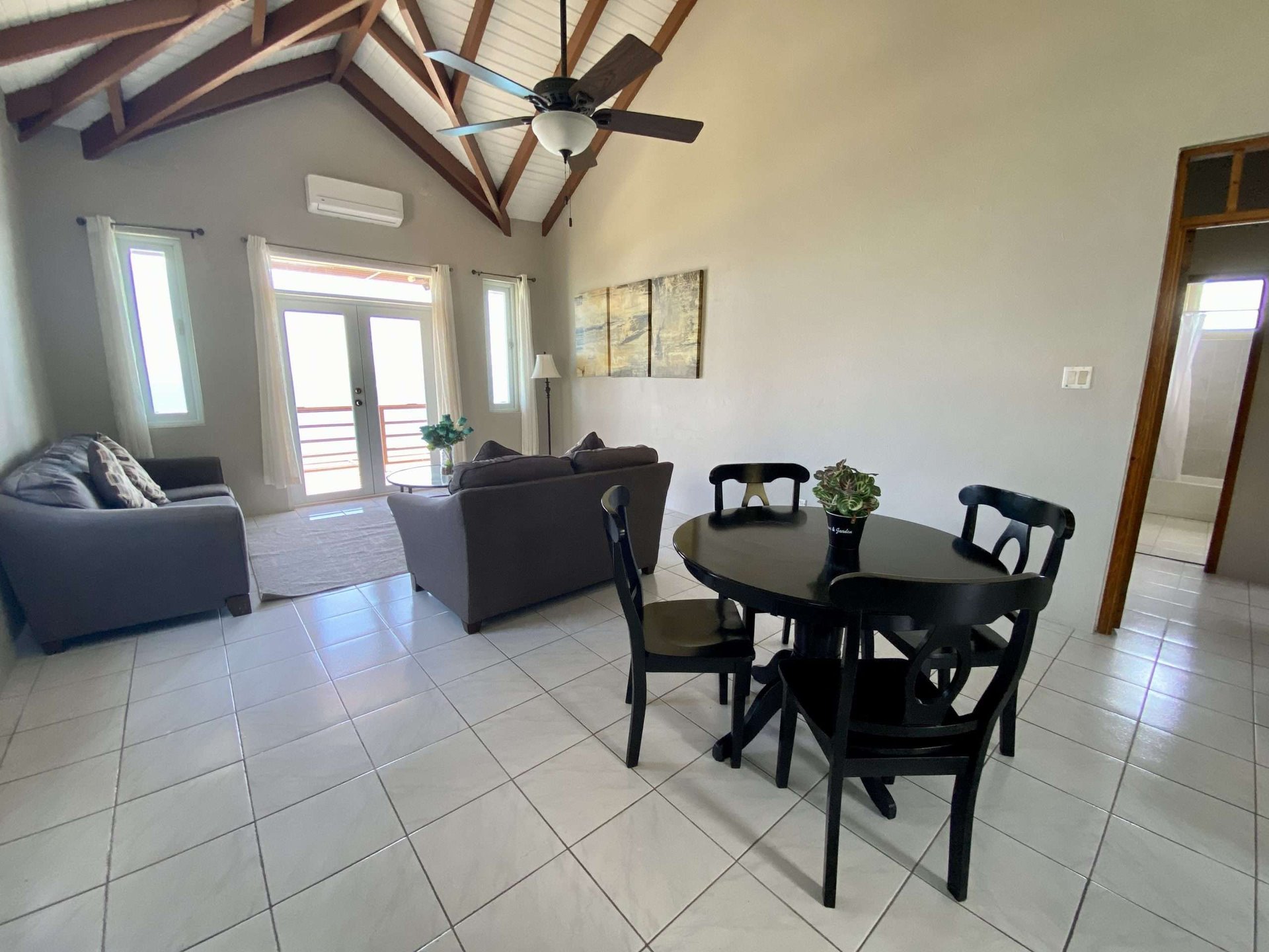 362 Slaney Hill 2 Bedroom Apartment