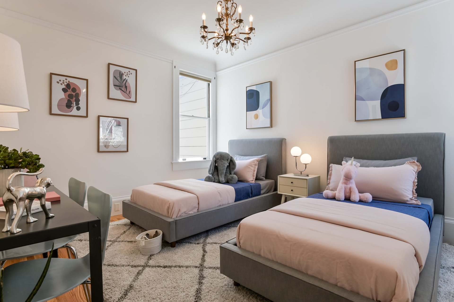 Renovated 5BD Nob Hill Home