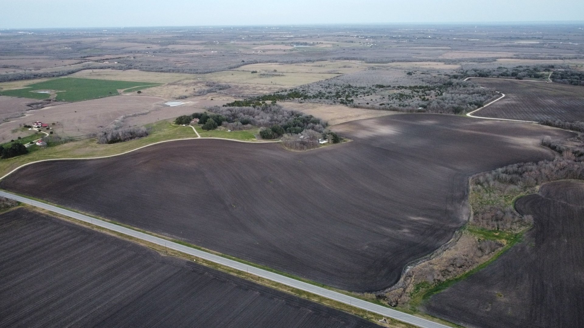64 Acres on the Edge of a Hot Lockhart
