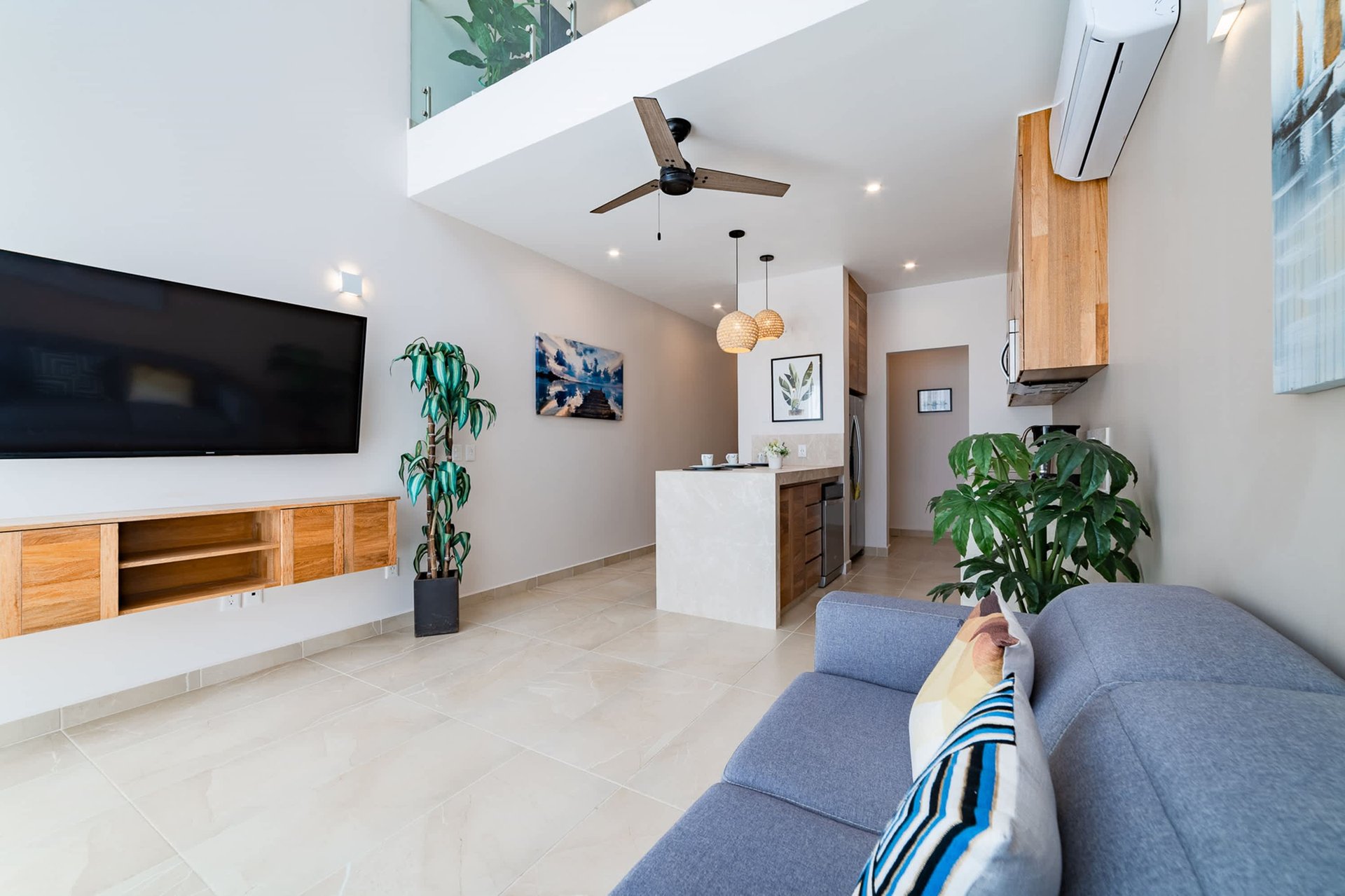 1 bedroom & 1 studio, Condo, Costta Plaza & Condos