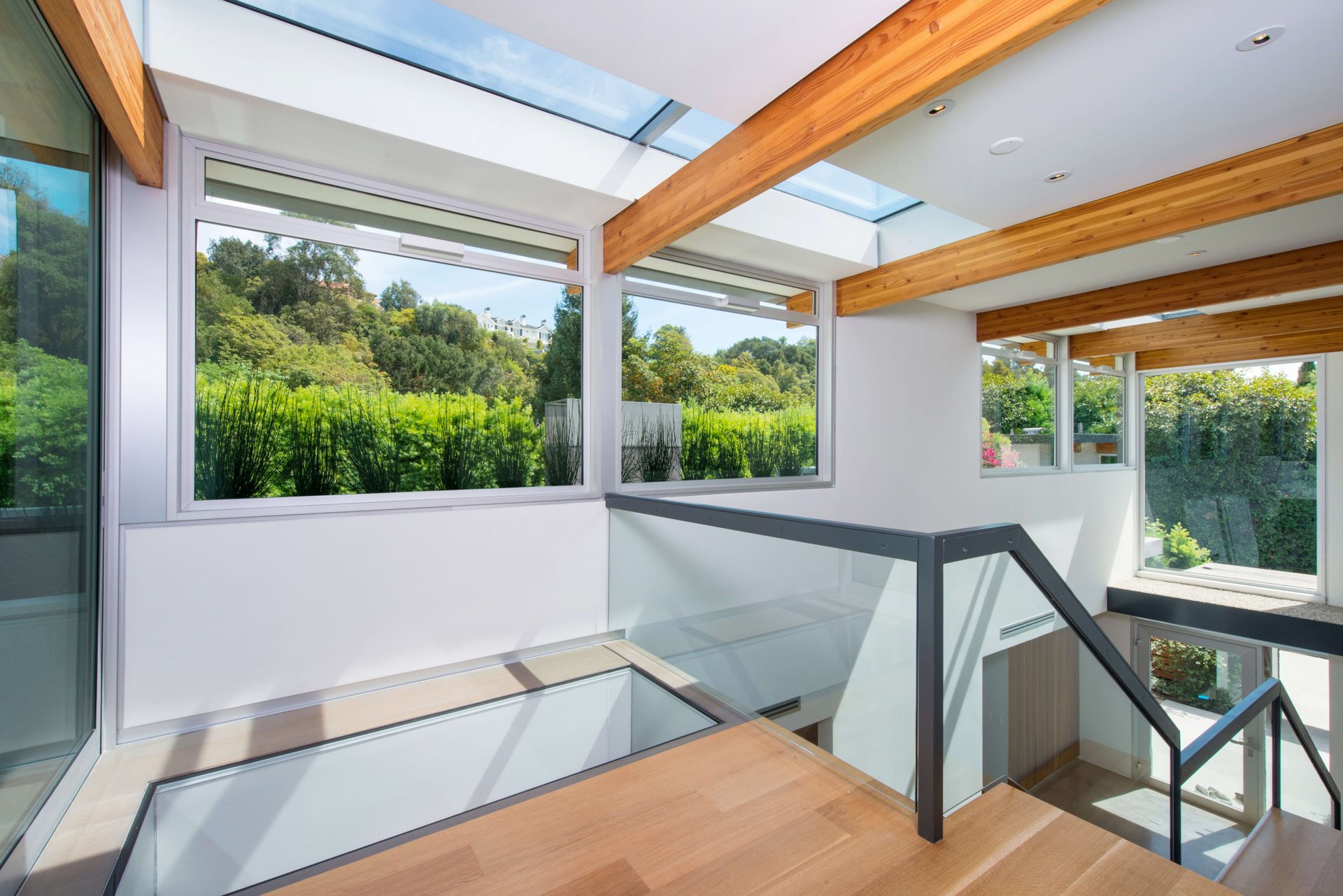 1710 Mandeville Canyon Rd