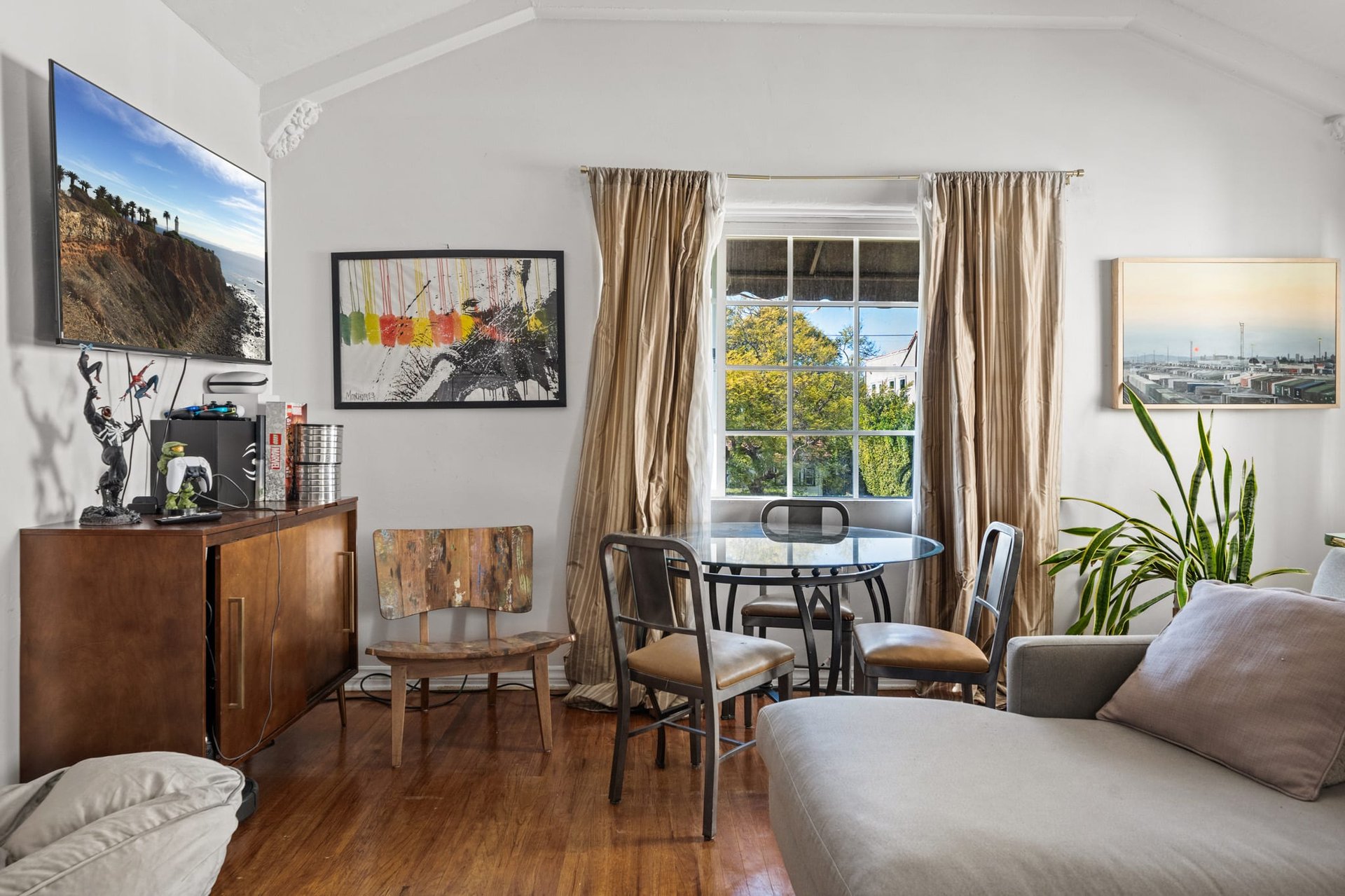 Wonderful Pride-of-Ownership Spanish 2-Story Duplex in Longwood Highlands