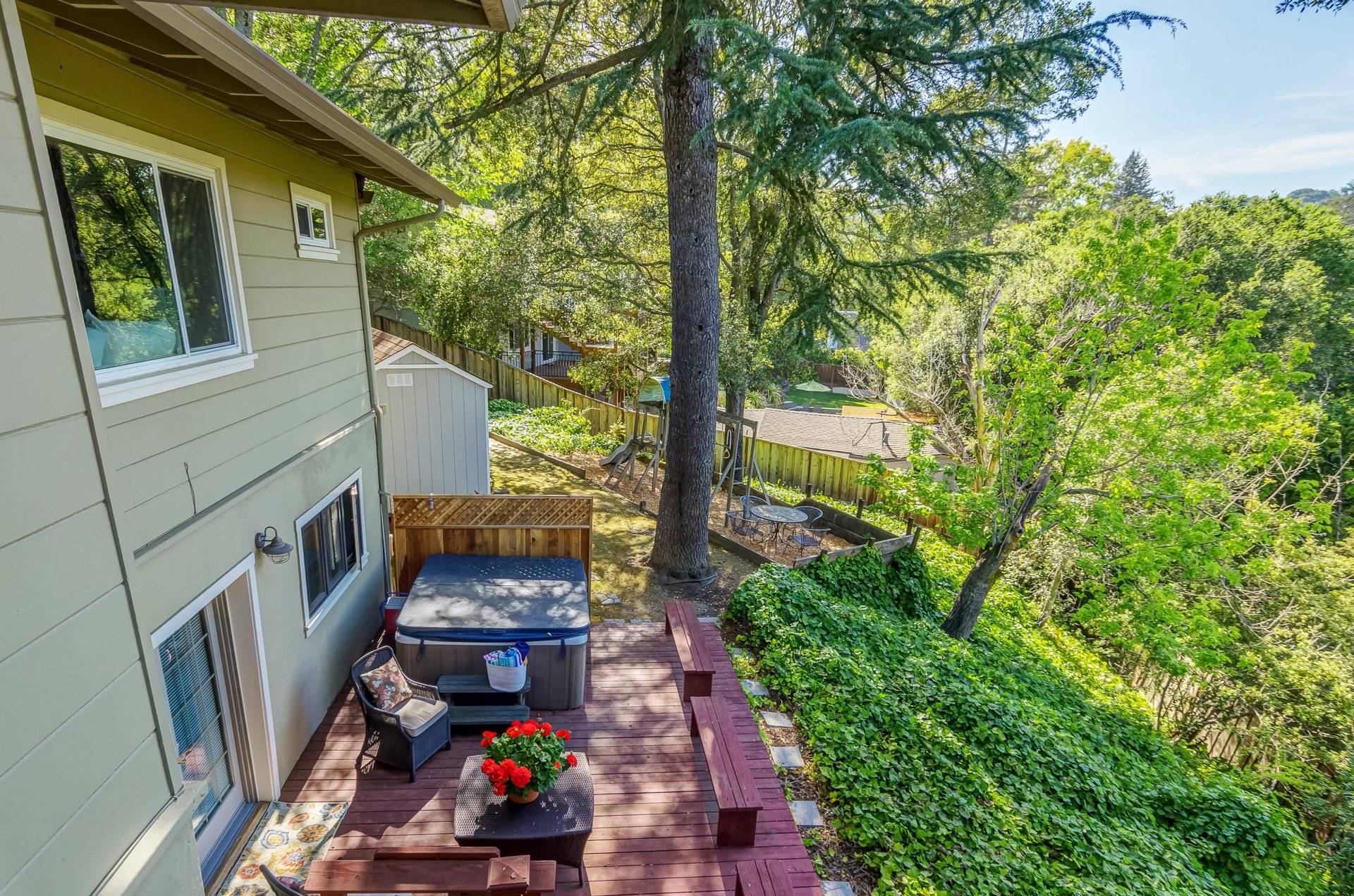 33 Crest Rd