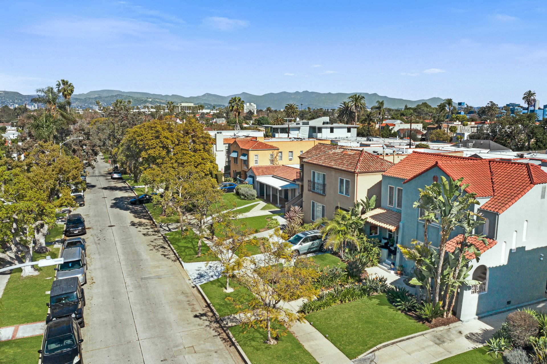 Exquisitely Remodeled Trophy Duplex in Longwood Highlands