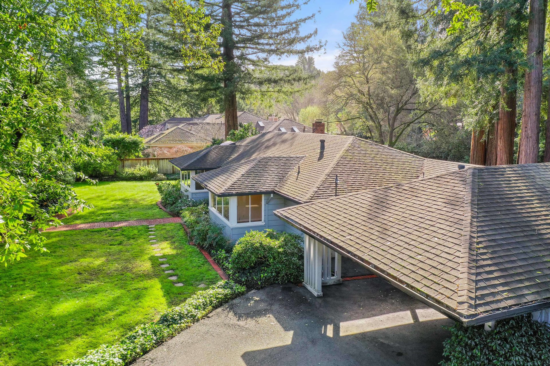 211 Woodland Rd