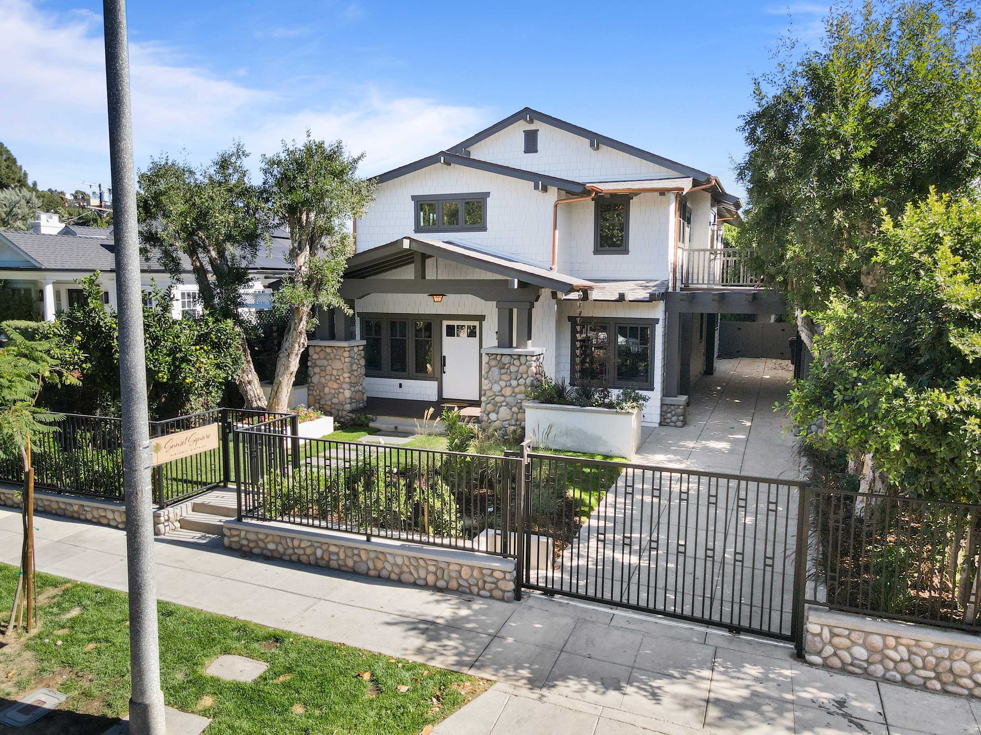 1520 N Sierra Bonita Ave, Sunset Square