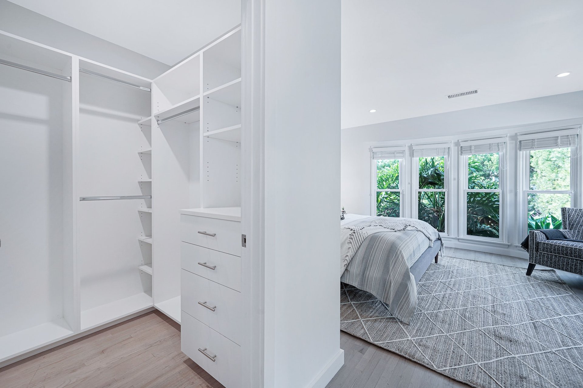 Completely Renovated Traditional Home In Picfair Village