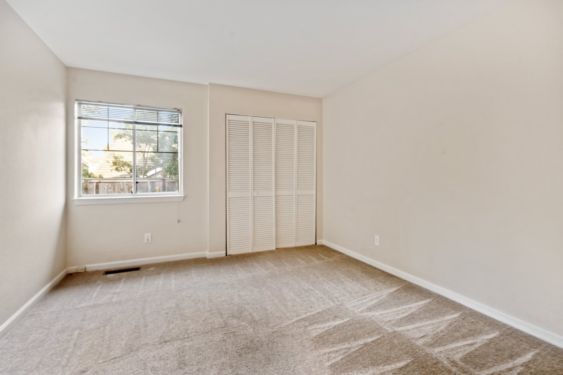 182 Windsor Dr