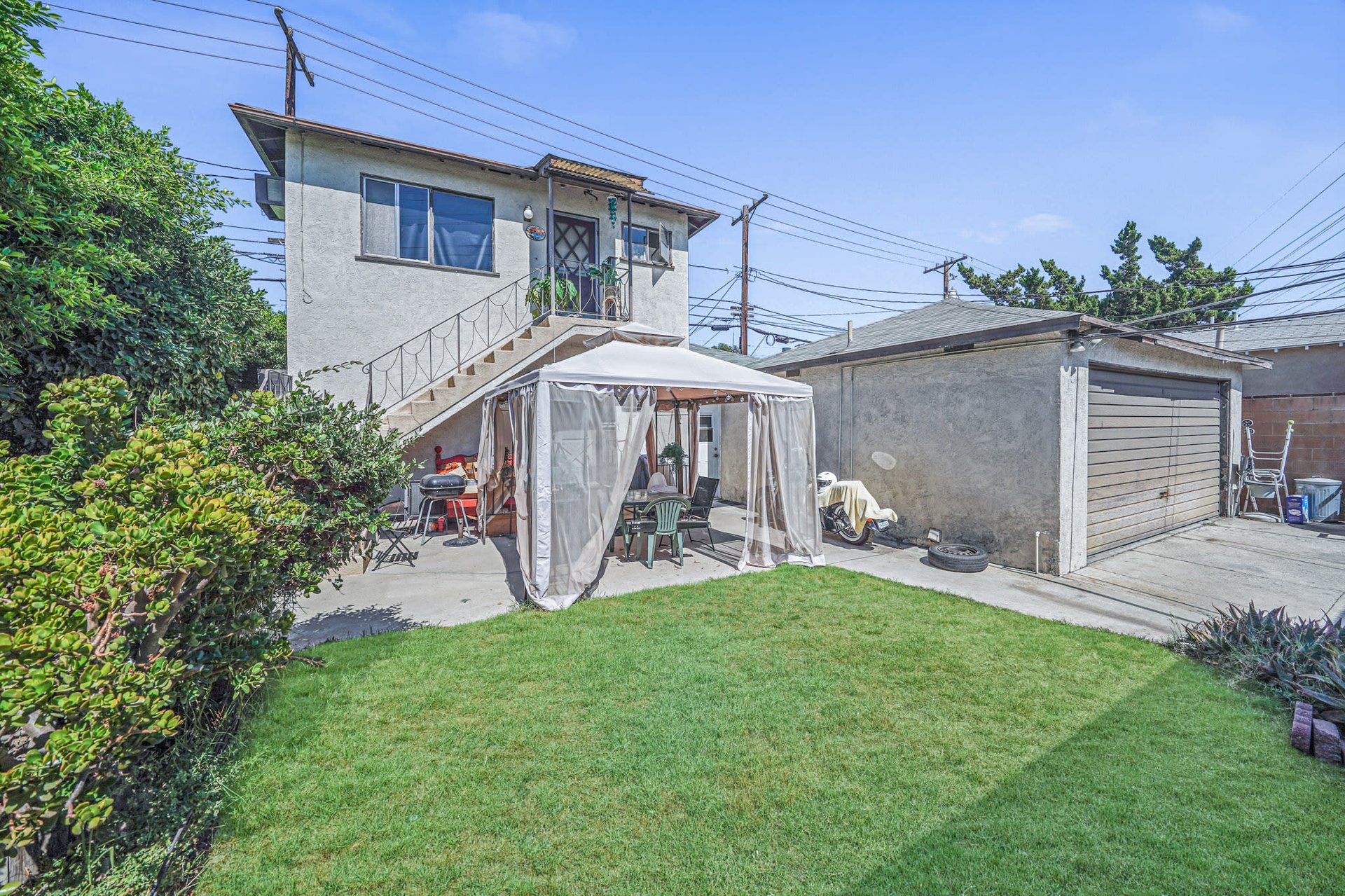 Rare opportunity to own a Garden-style 3 Unit Income Property in highly-sought Magnolia Park Burbank!