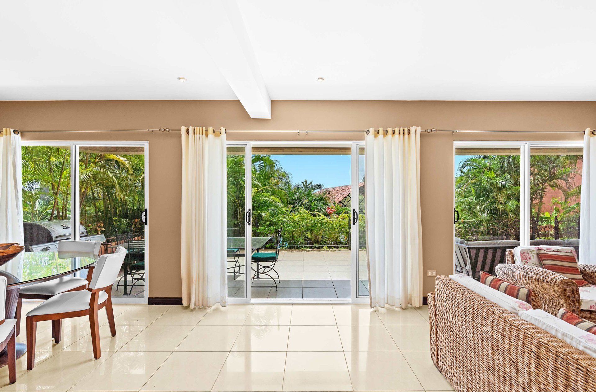 Maison Blanche | Exquisite condo in the exclusive gated community of Altos de Flamingo