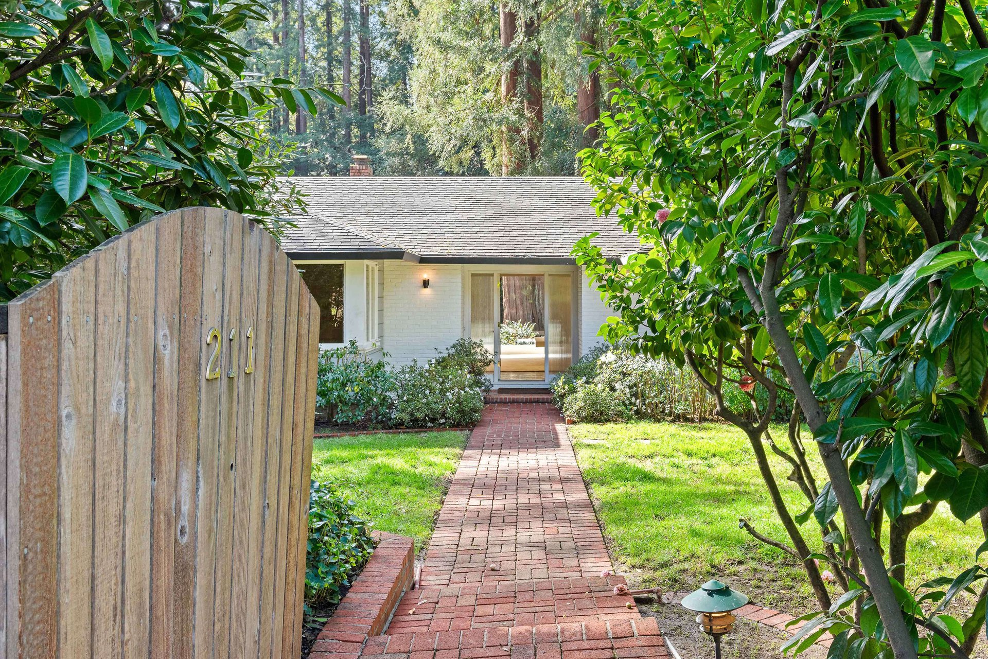 211 Woodland Rd