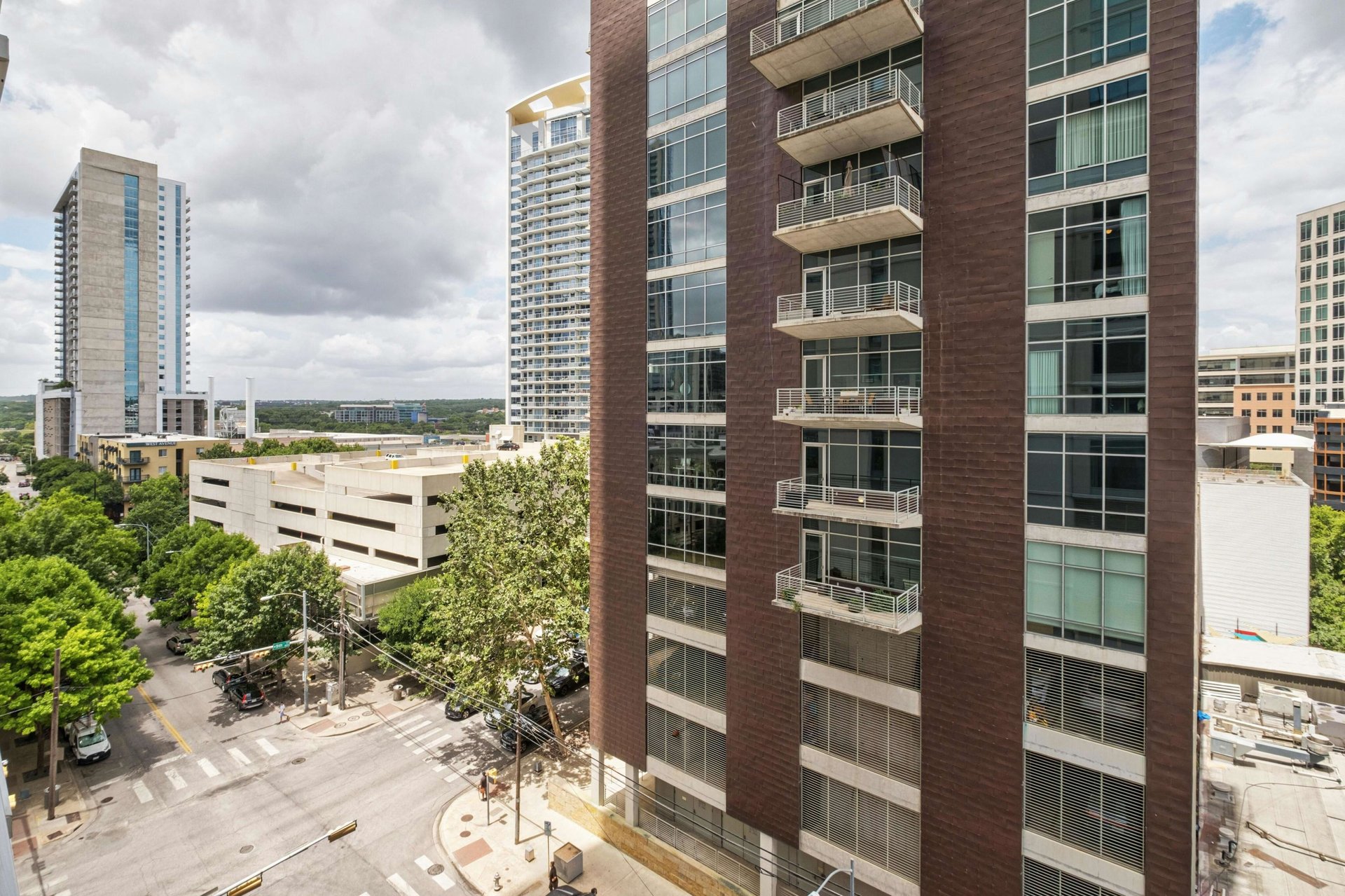 501 West Ave #702