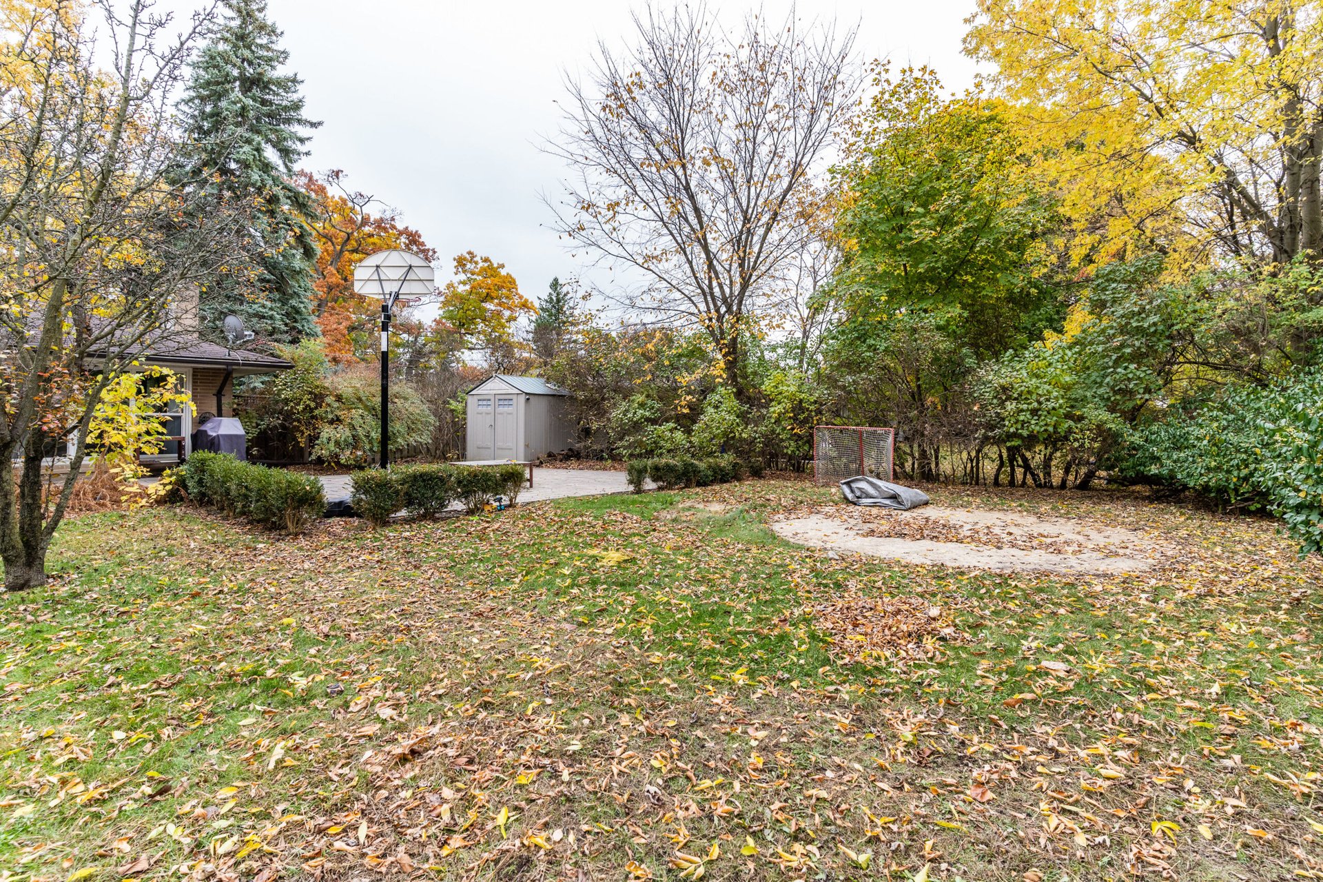 1620 Pinetree Crescent