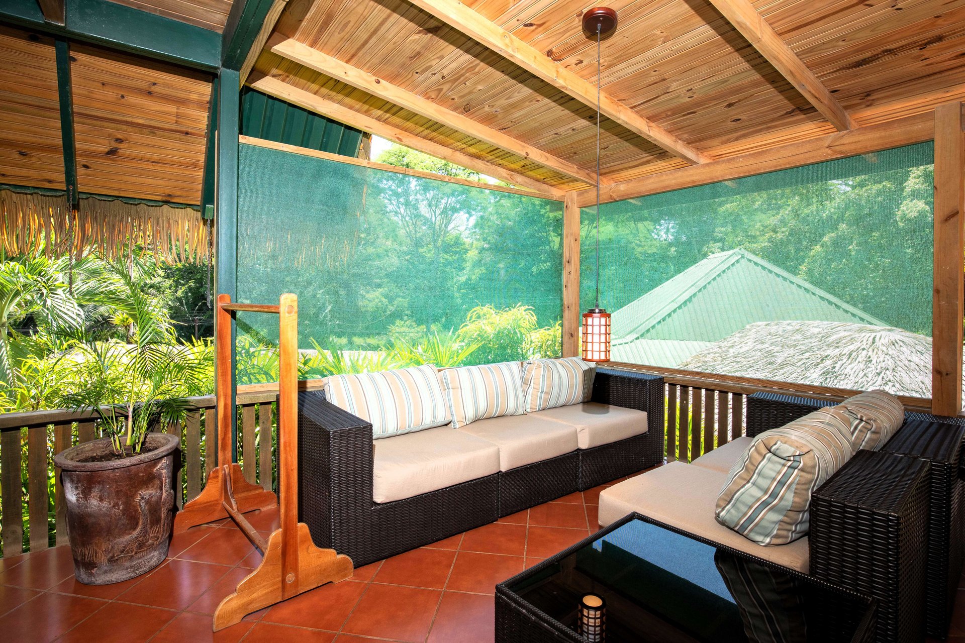 A MONEY MAKER! Location, home, guest cabins, with a SUCCE$$FUL exclusive distribution agency!