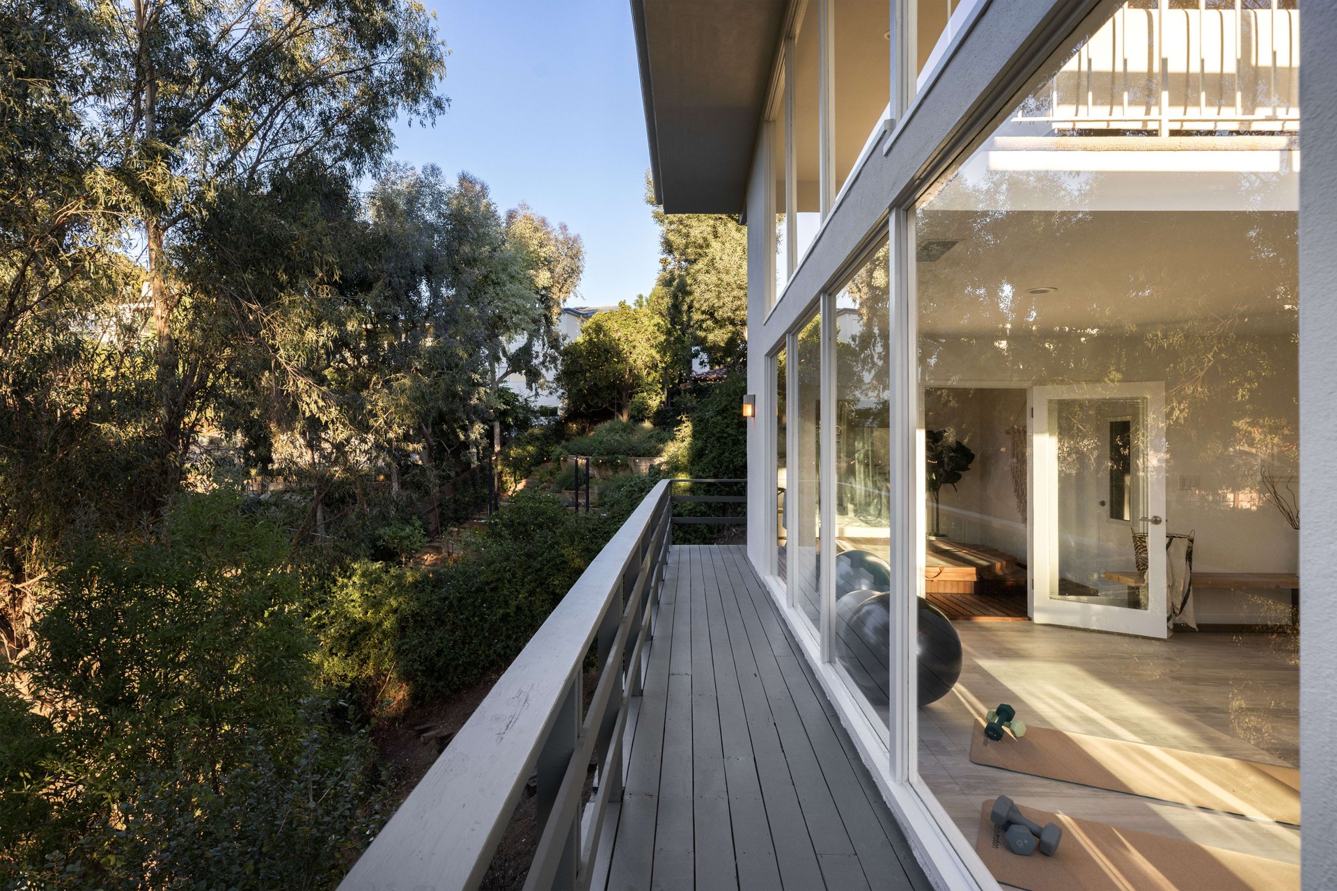 A Peaceful c. 1954 Architectural in Los Feliz