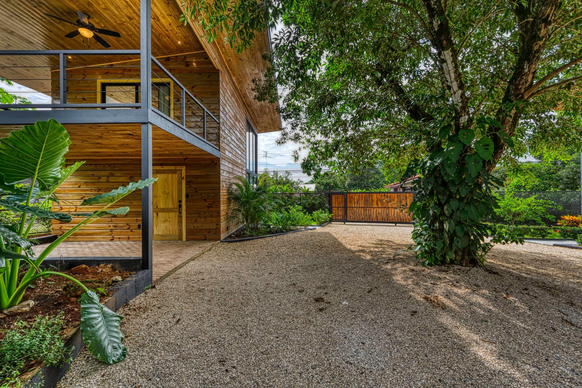 Modern Tropical Villas walking distance to Uvita Town