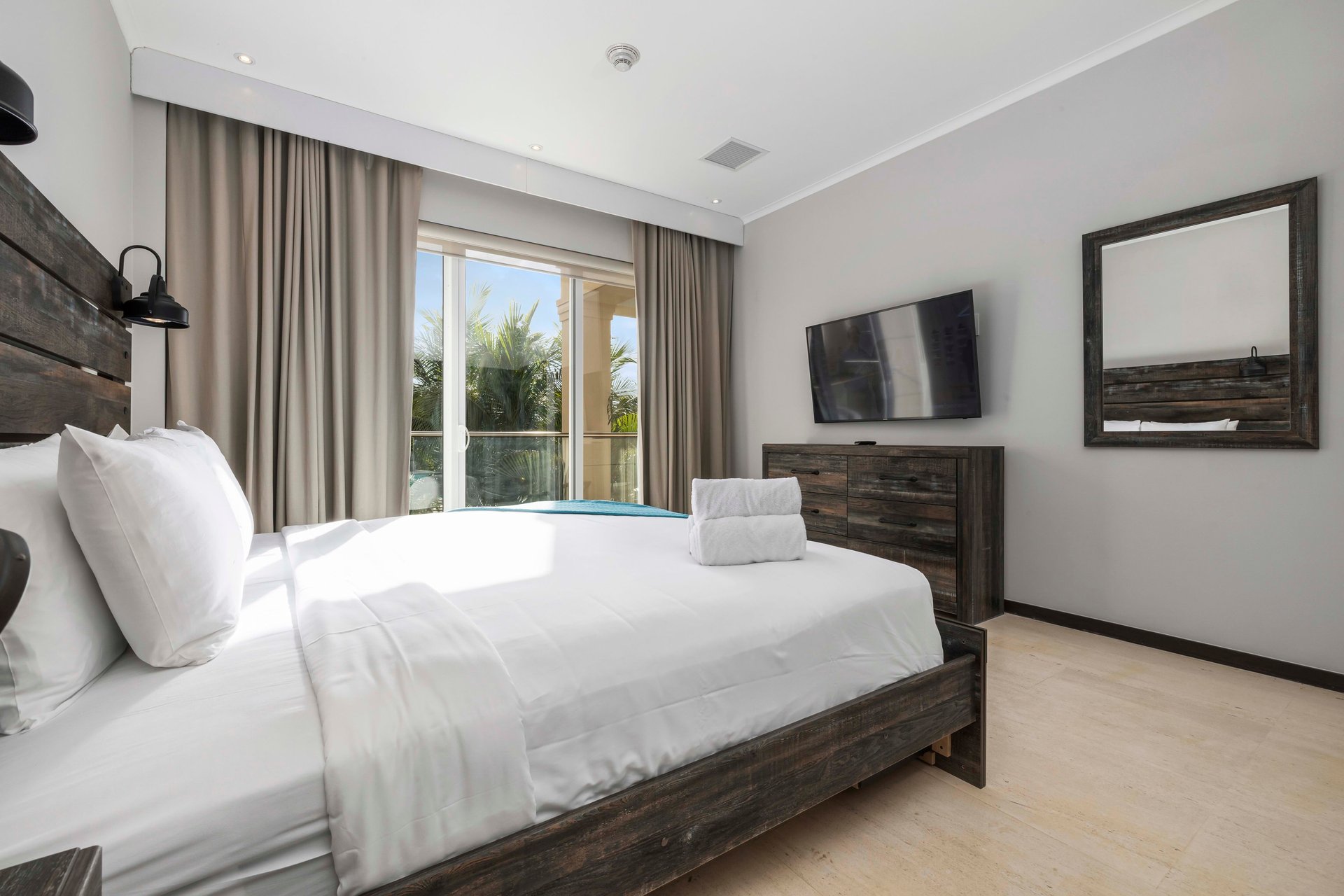 Le Vent Condominium Unit 207