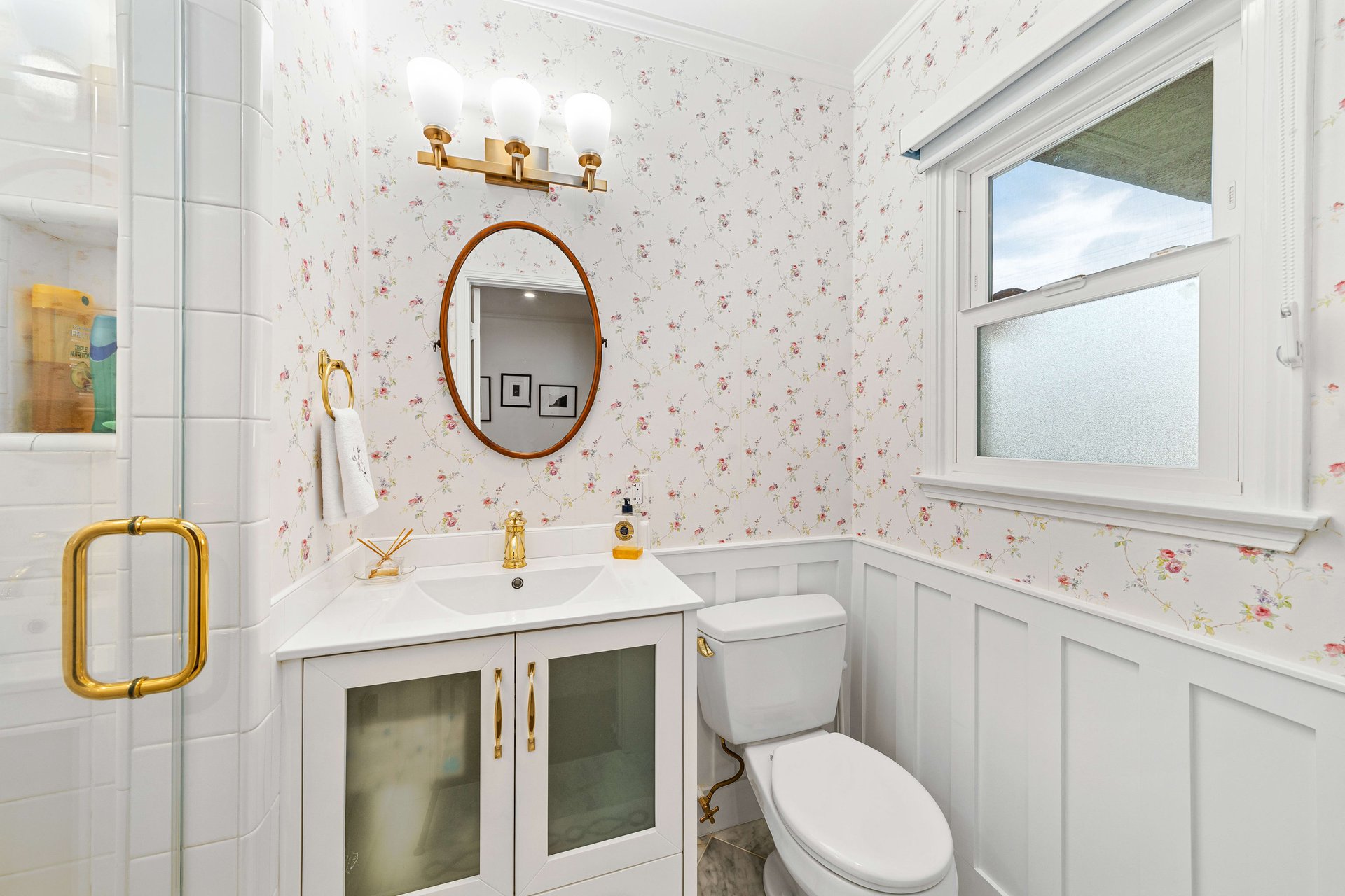 11157 Sarah St, Toluca Lake