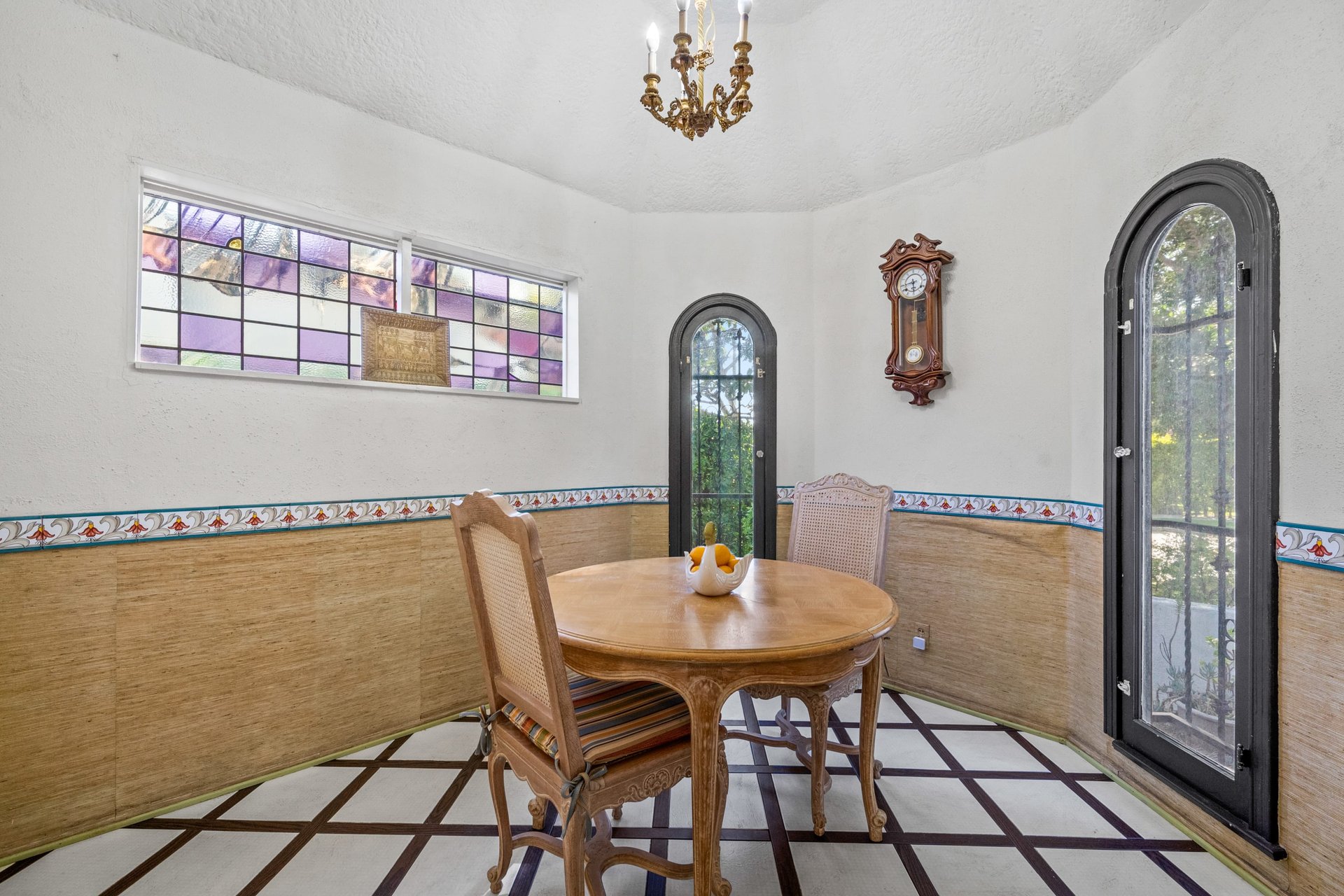 Opportunity Knocks in Prime Beverly Grove!