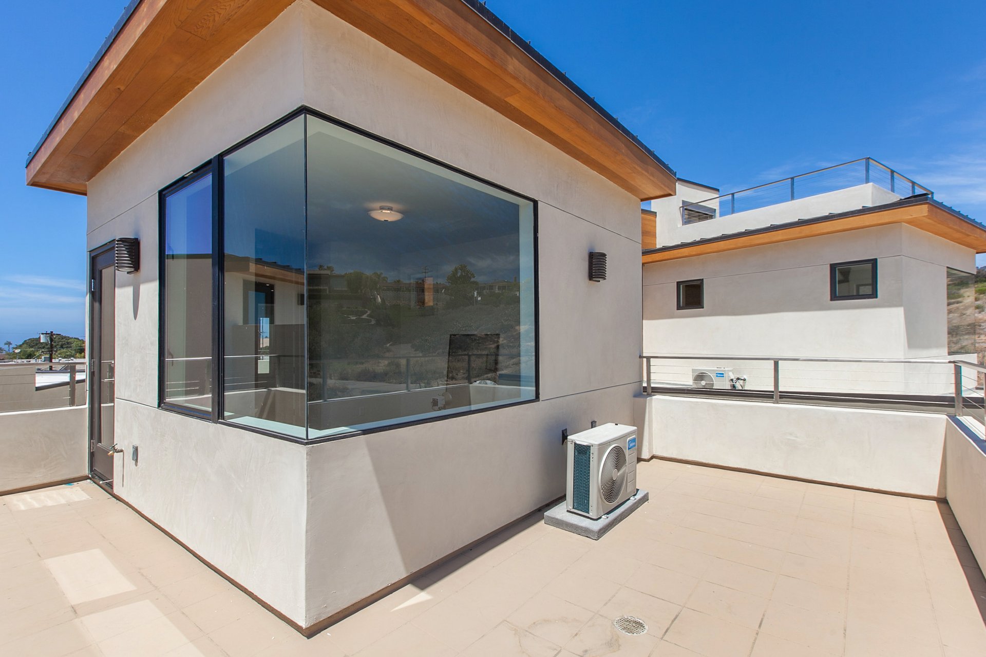 New Ocean-View Living