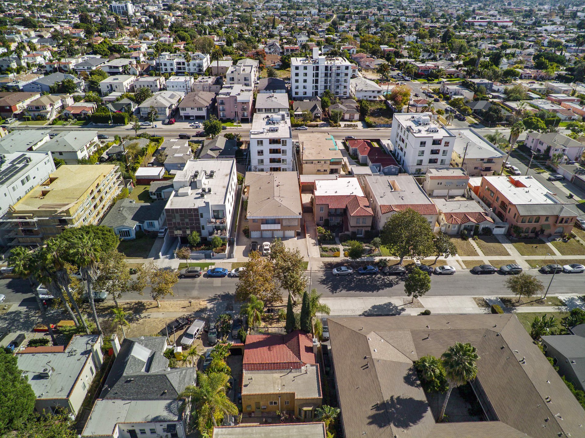 Classic Mid-Century 5-Unit Apartment Building near Beverly Hills