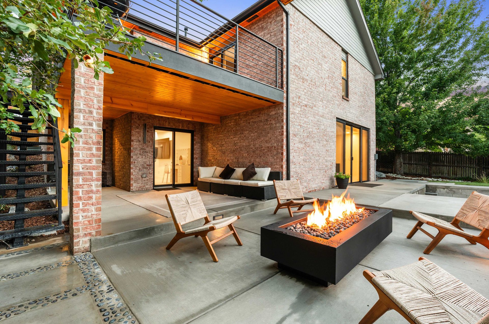 1916 Lake Dr.