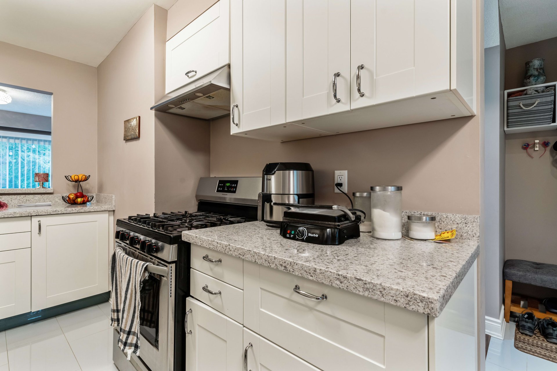Glen Abbey townhome on lush ravine