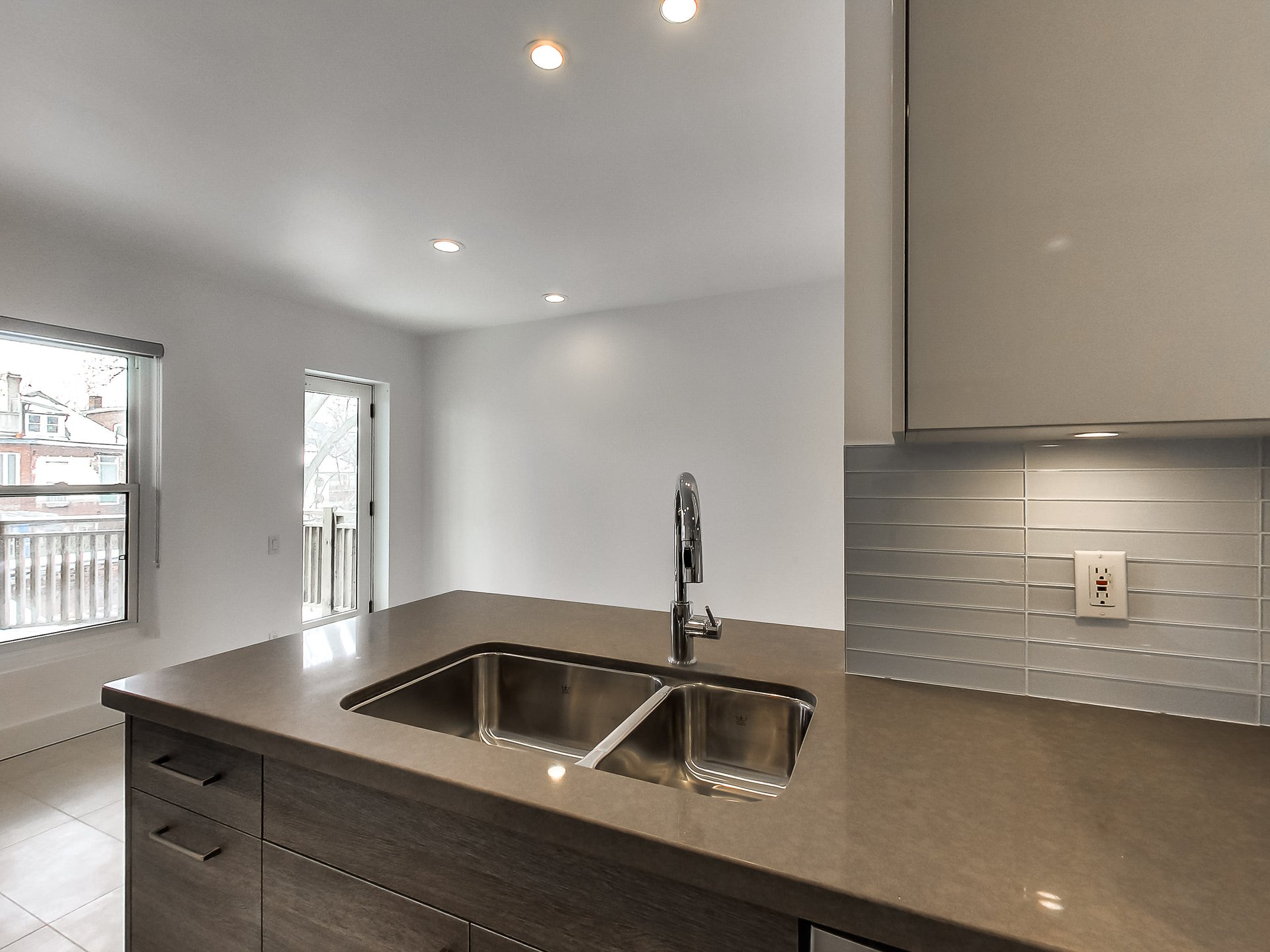 418 Brunswick Ave Upper