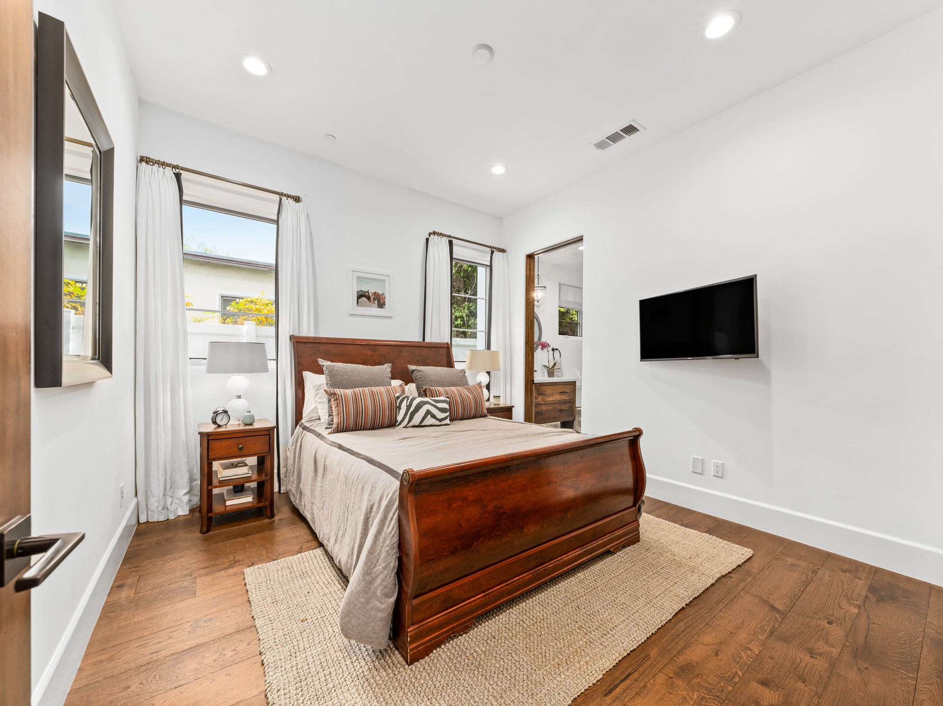 13031 Bloomfield St, Studio City