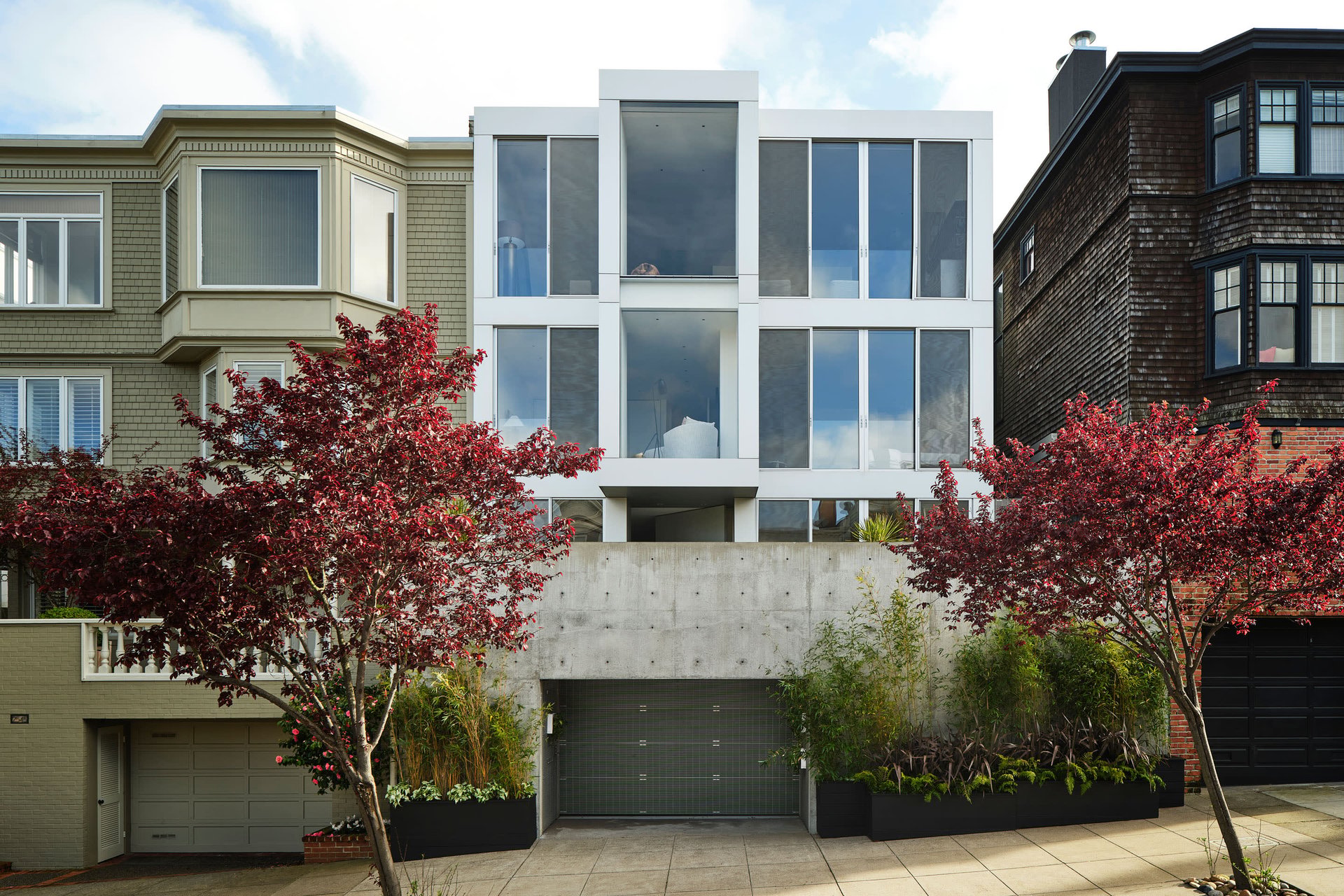 2555 Union Street