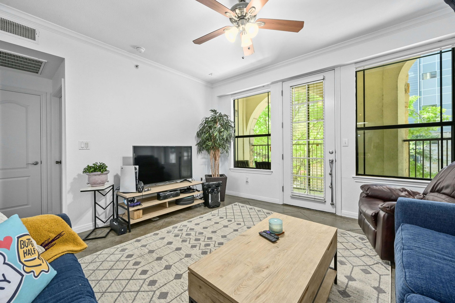 2505 San Gabriel Street #207
