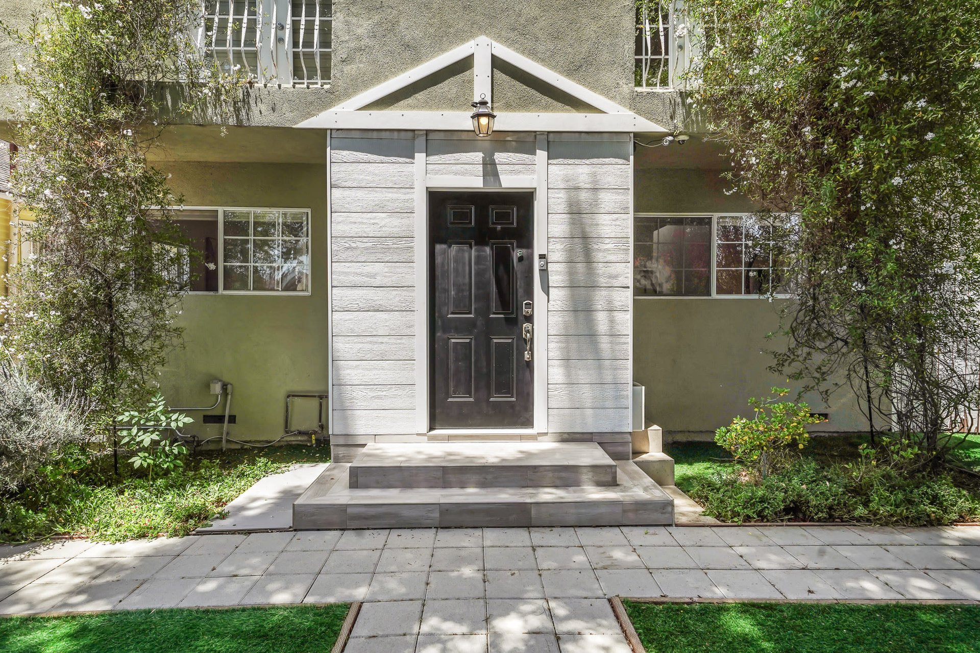 Rare Newer Renovated Duplex (2 on a Lot) in Mid-City