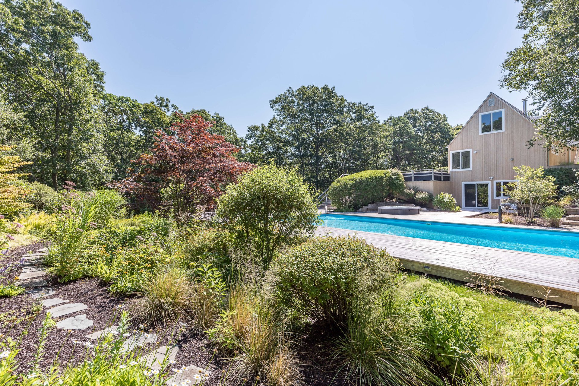 9 Bark Ct
