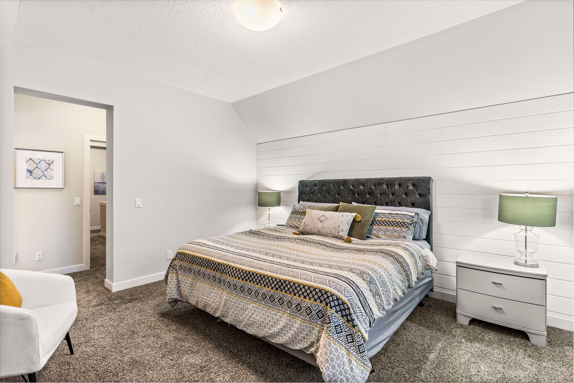 208 Mahogany Bay SE