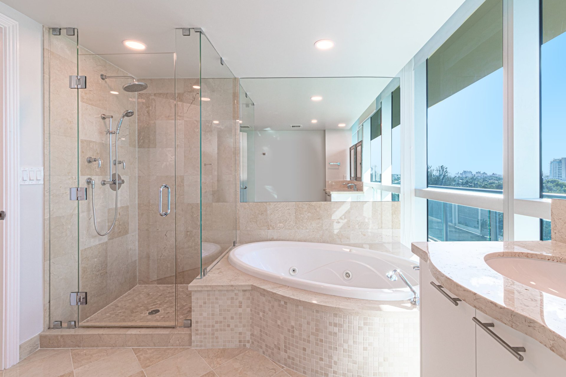 1200 Holiday Dr Unit: 705