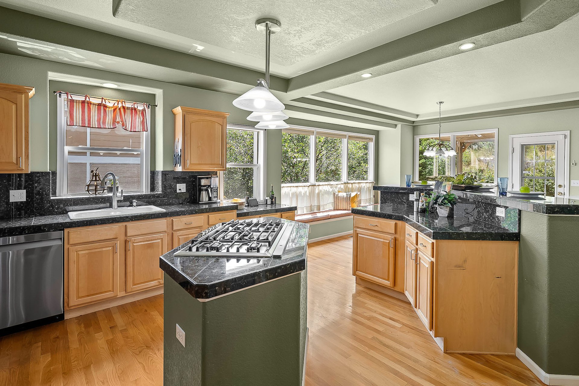 376 Mesa View Way
