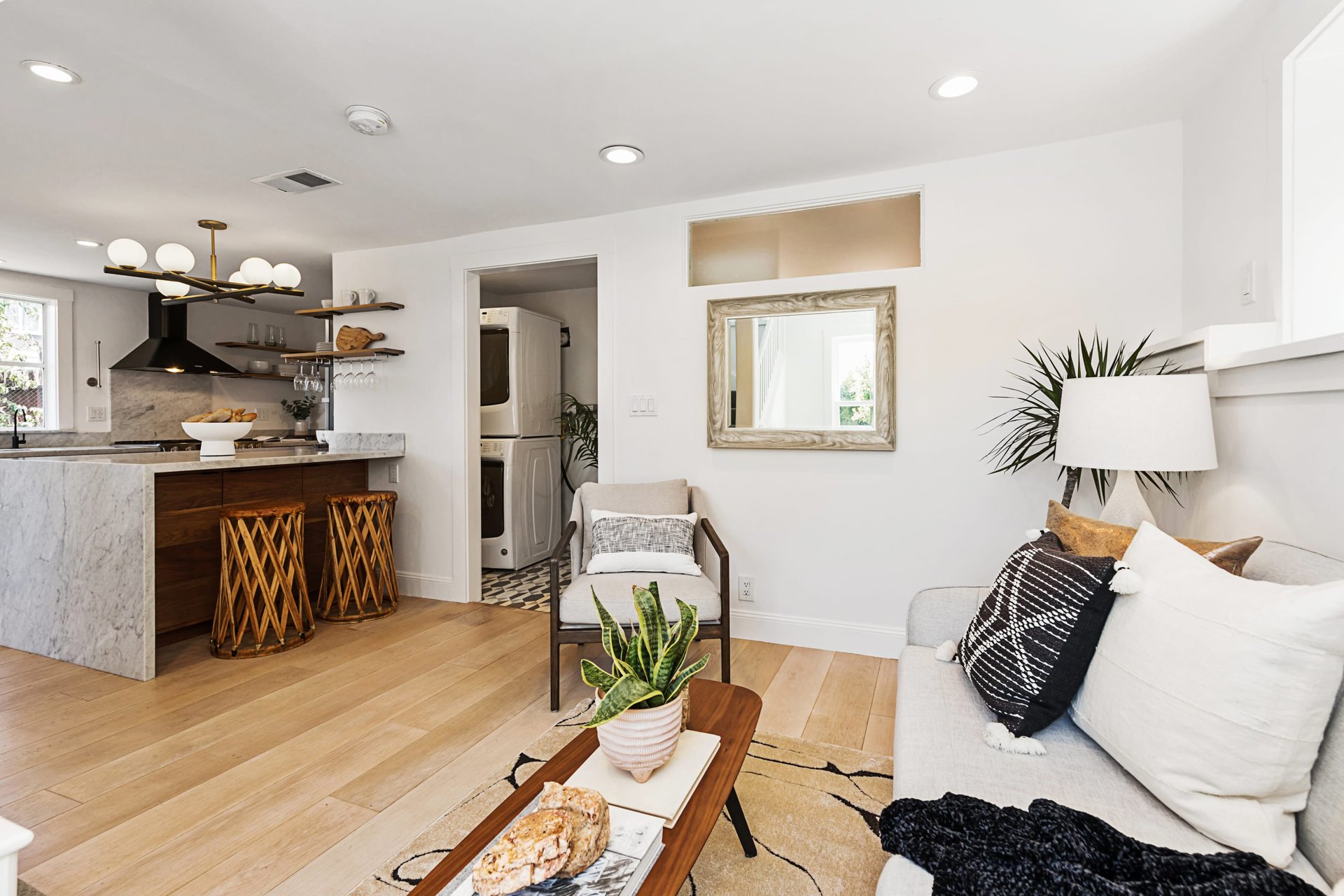  Chic House-like Condo on Potrero Hill 