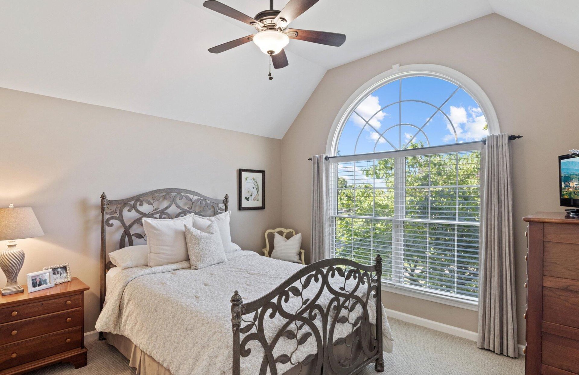 10508 Eagles View Dr