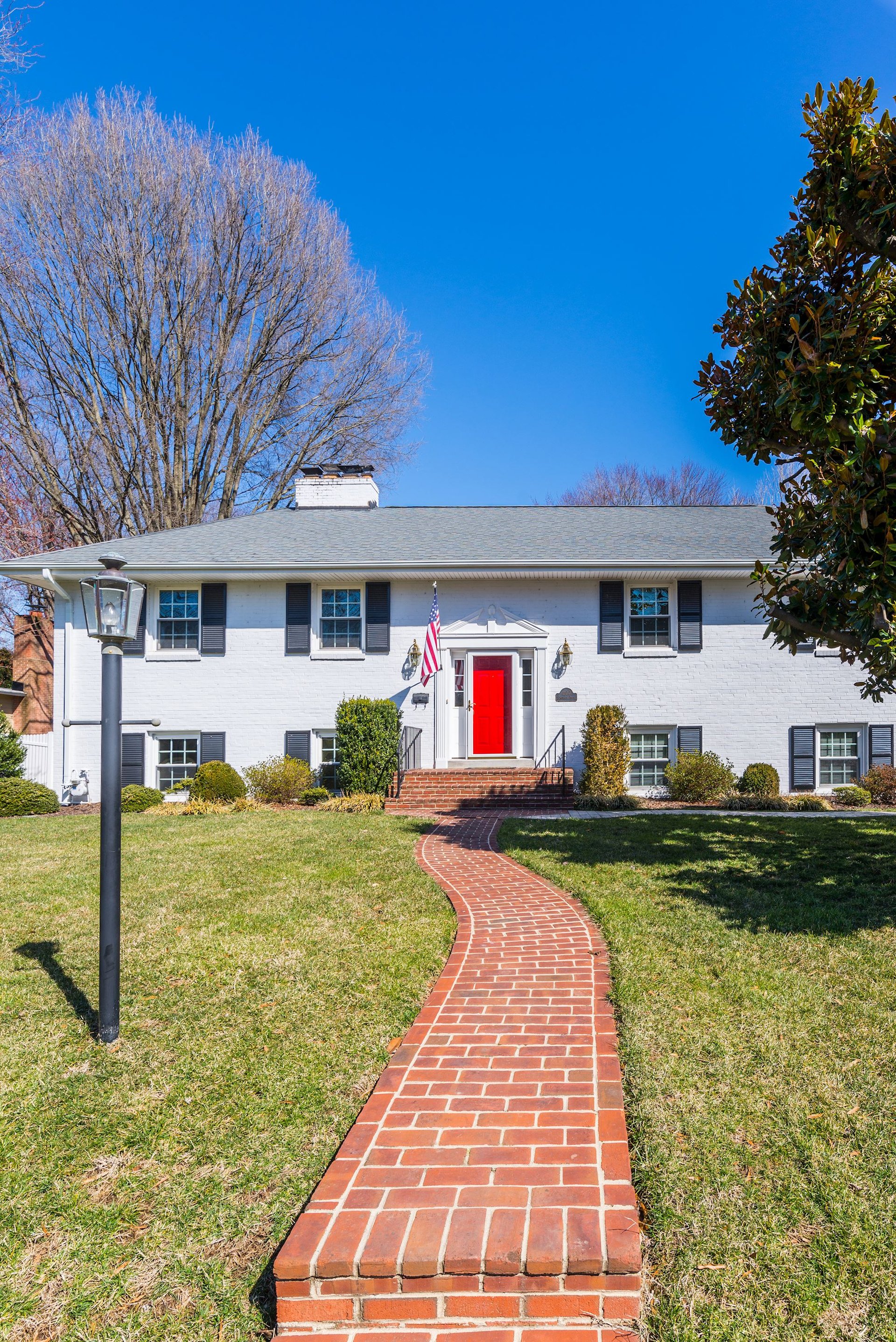 1100 Emerald Dr