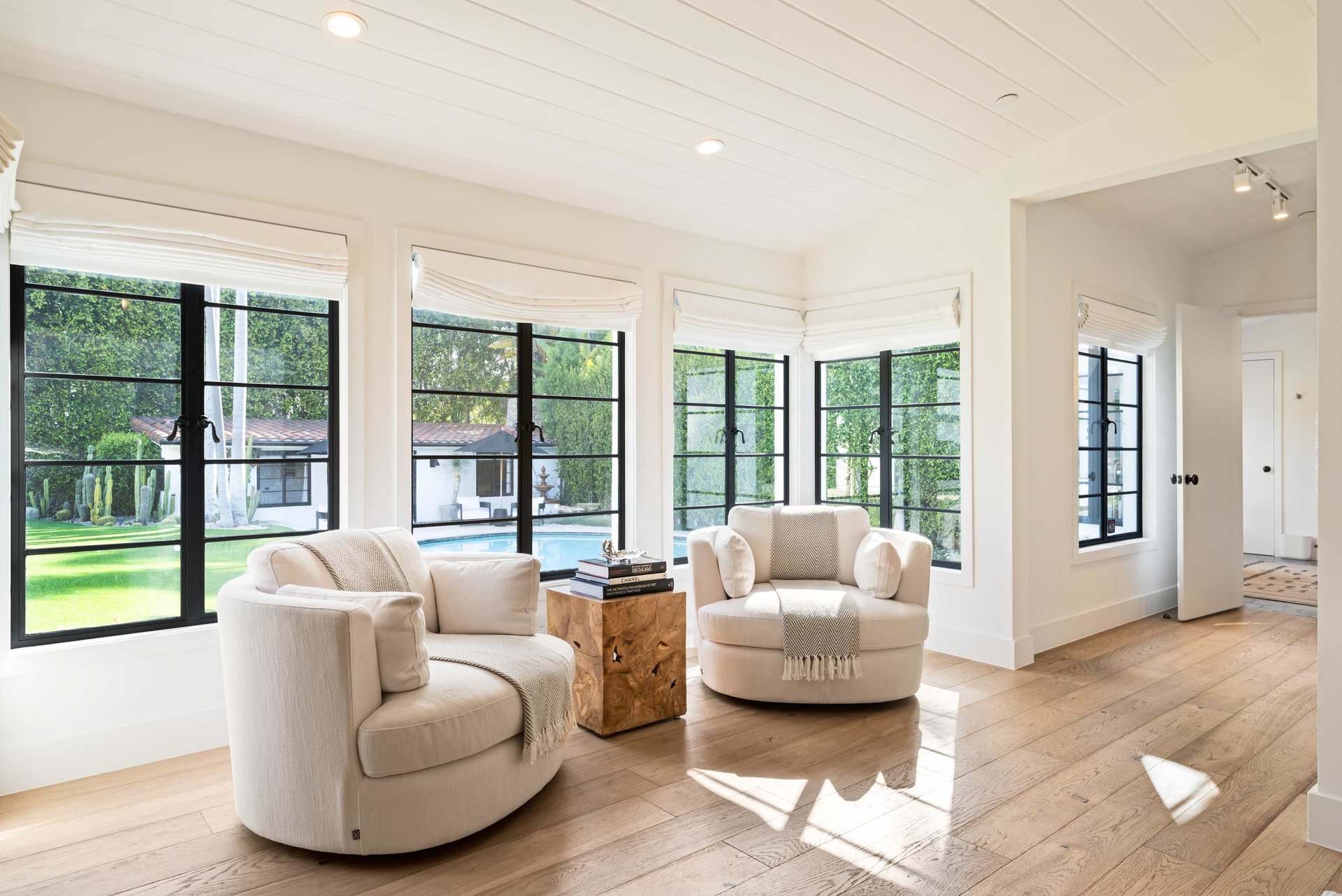 123 S Woodburn Drive