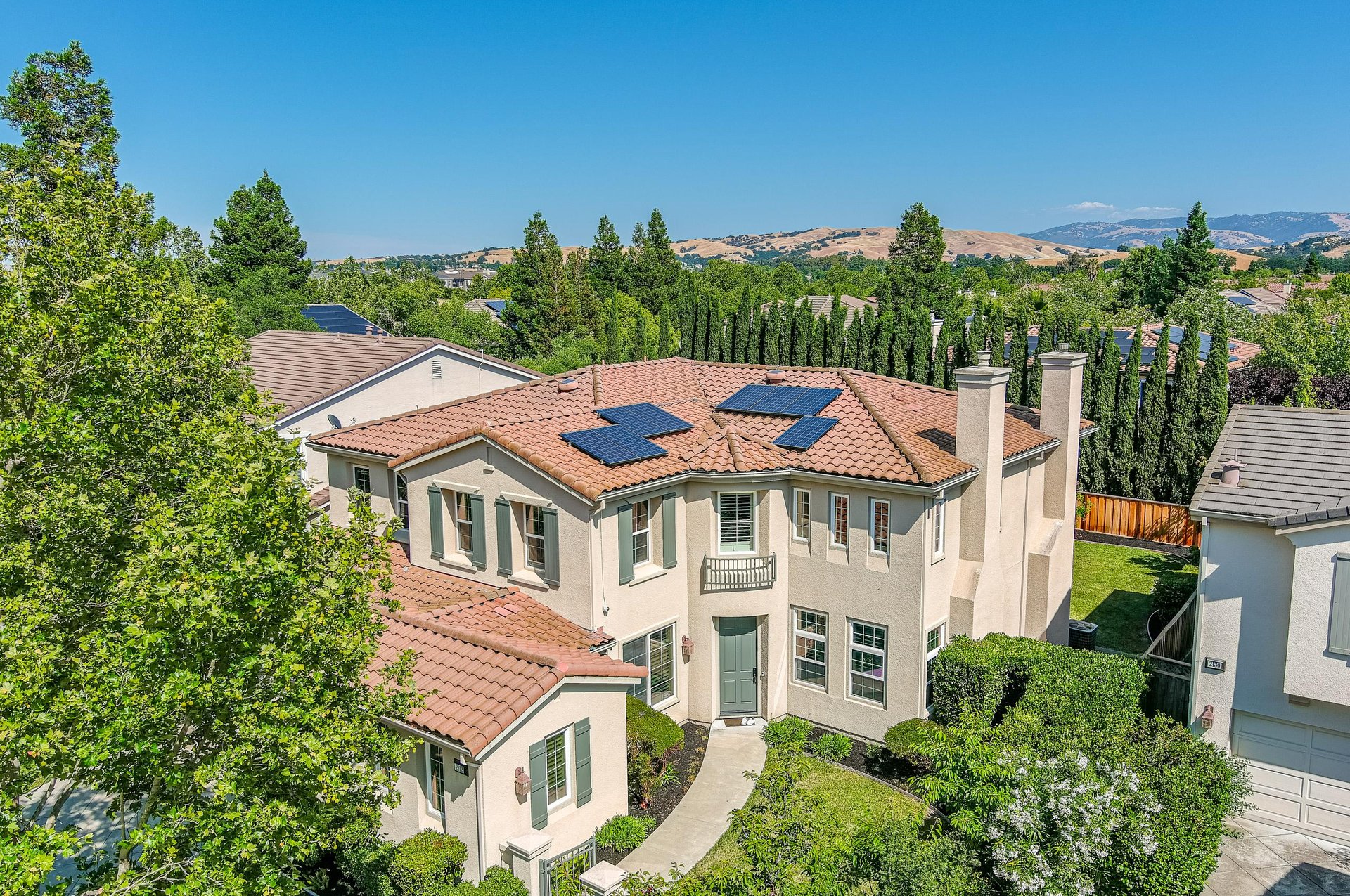 2112 Laguna Creek Lane