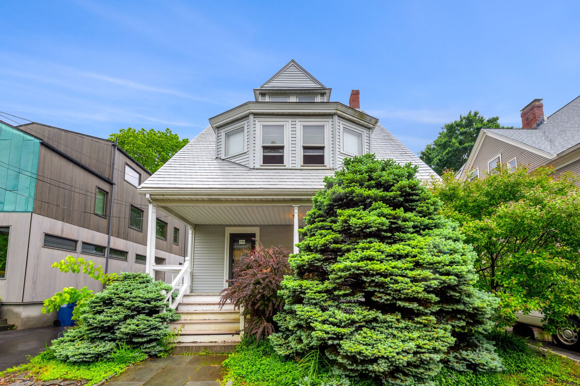 153 Lexington Ave