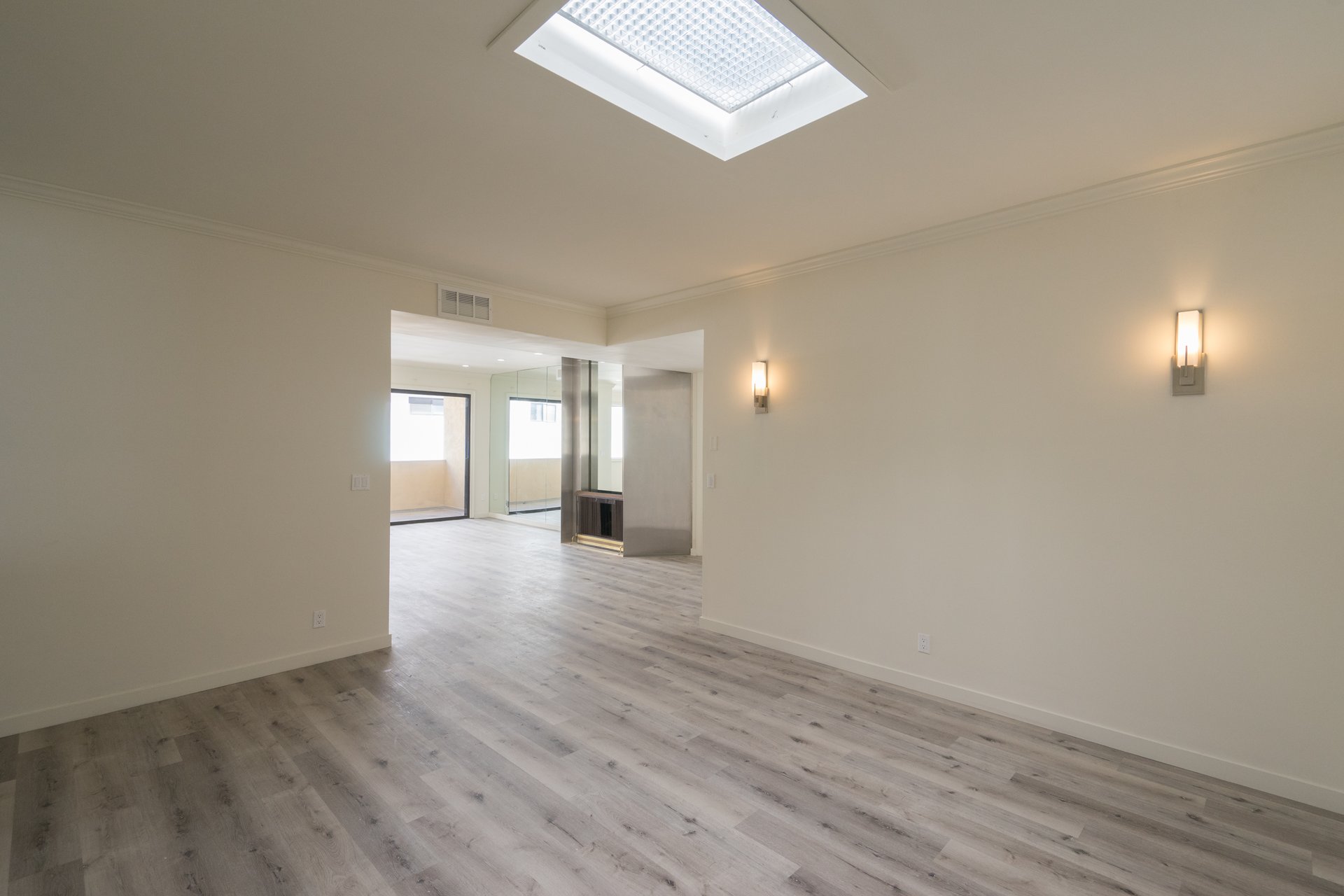 Contemporary BH Apartment