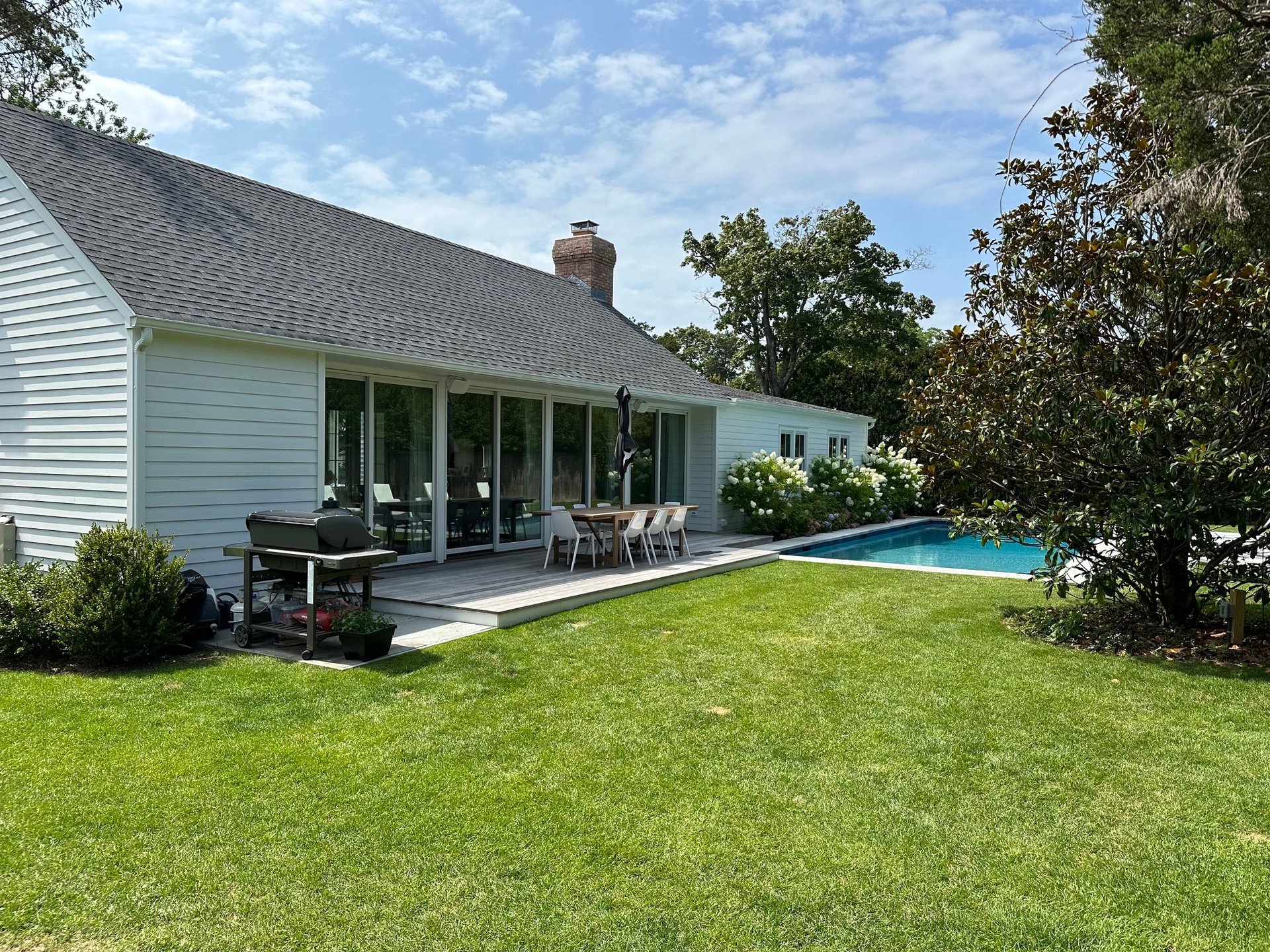 A BRIGHT AND BREEZY VILLAGE RETREAT
