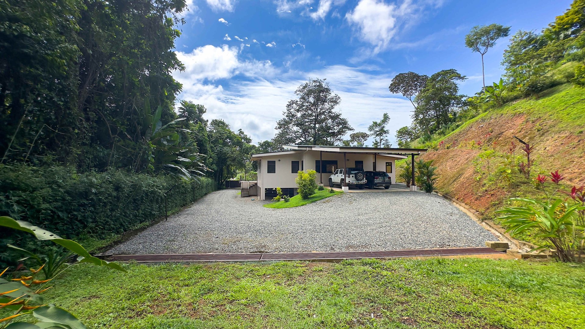 Casa La Paz: A Private Oasis of Luxury and Adventure in the Heart of Ojochal!