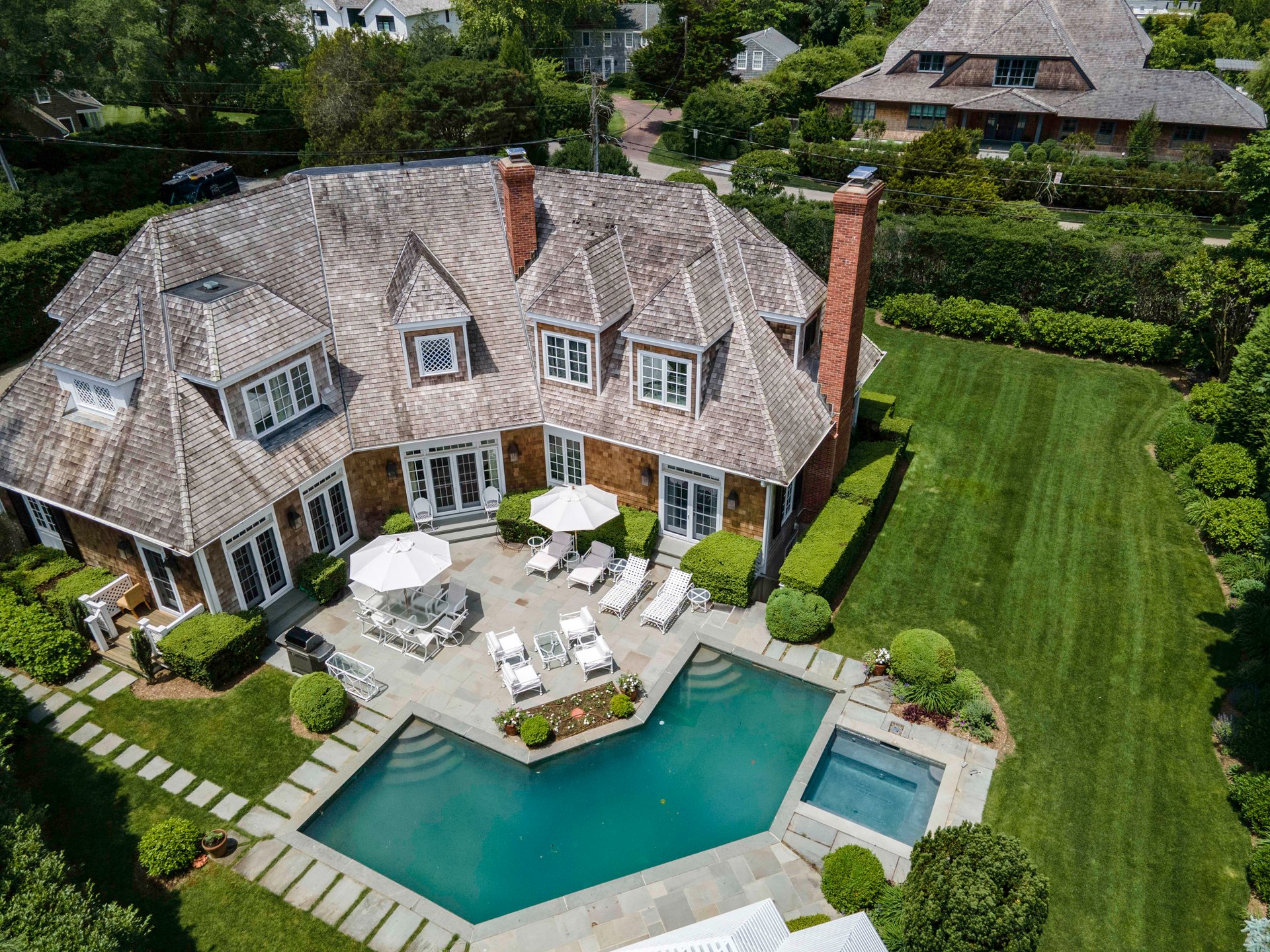 Furnished Designer Luxury Cottage in a Historic Waterfront Neighborhood