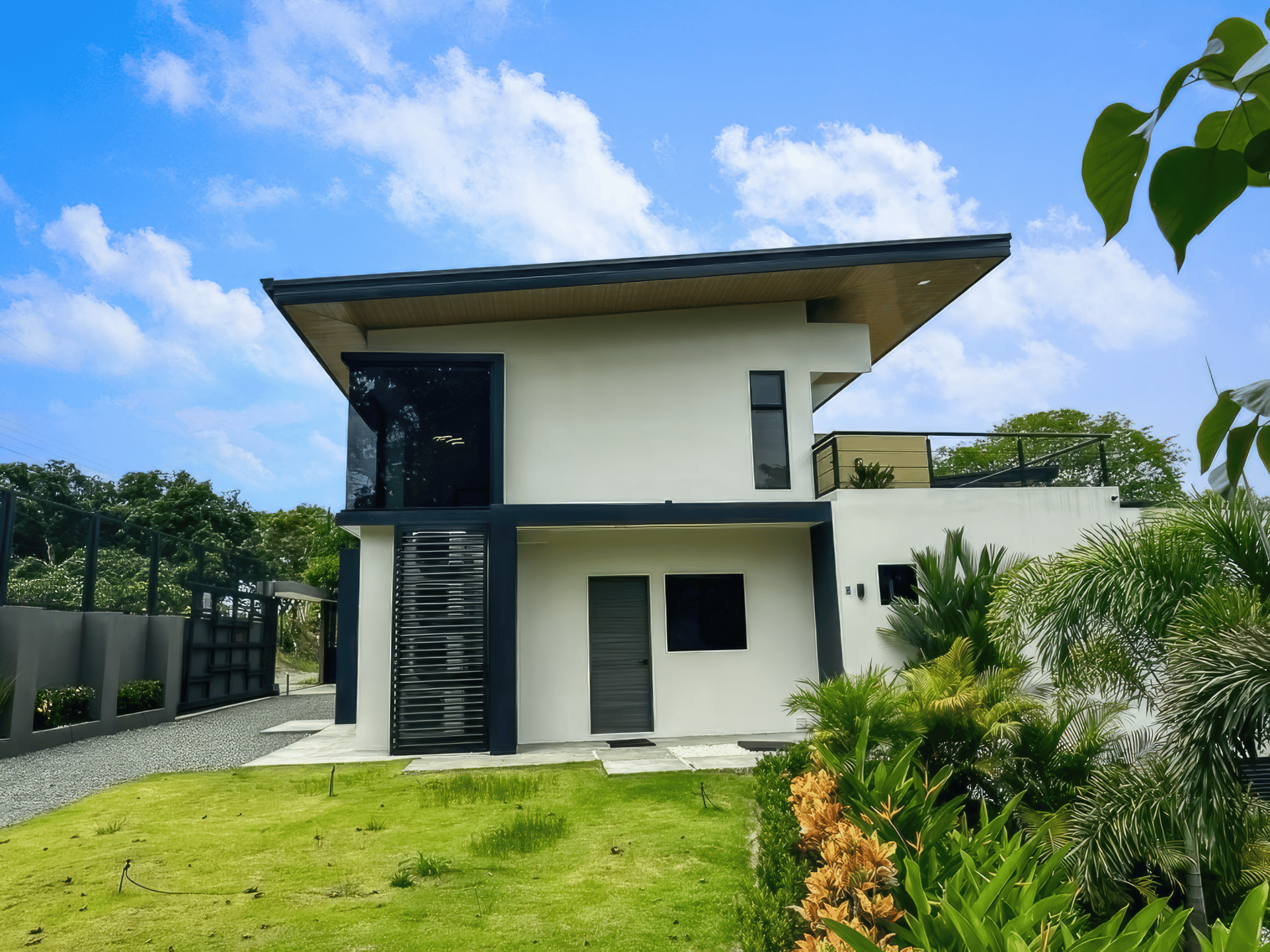 Casa Palma, Brand New Luxury 3 bedroom, 4 bathroom home with Amazing Sunset View in Quepos