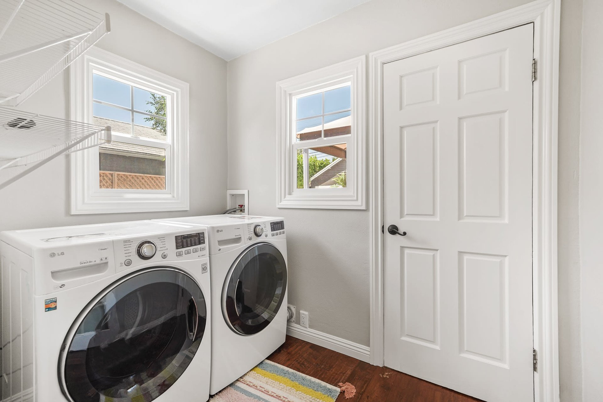 Beautifully Remodeled Home with HUGE Grassy Yard in Oxford Square