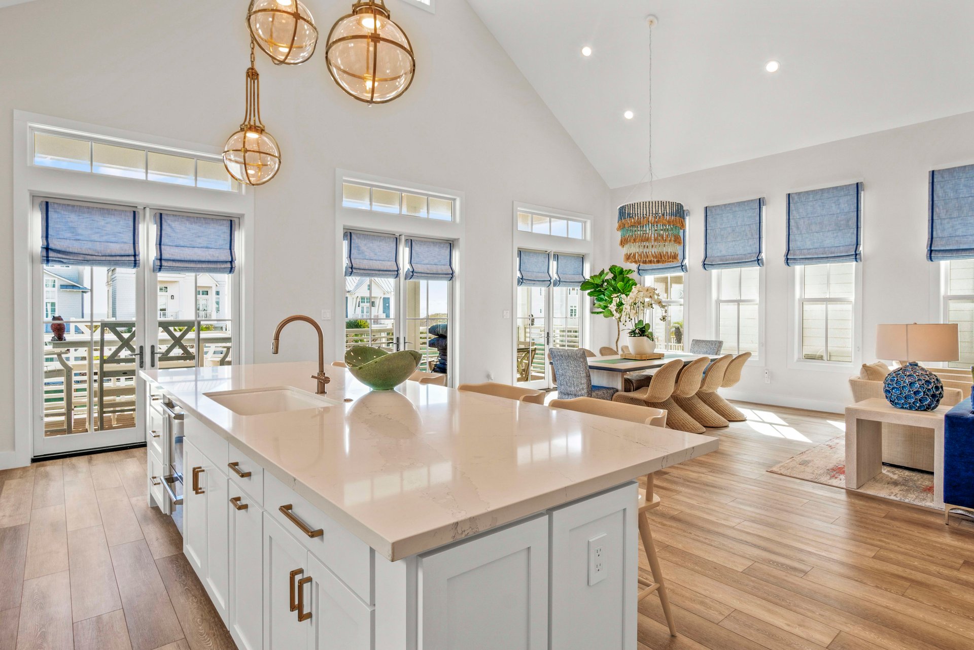 Coastline Drive, 4 Beds 4 Baths