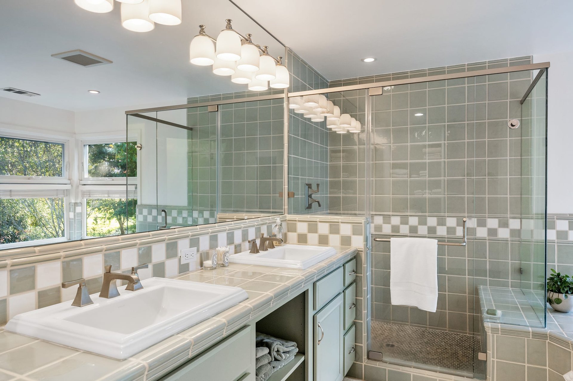 1385 Grove Court, St Helena